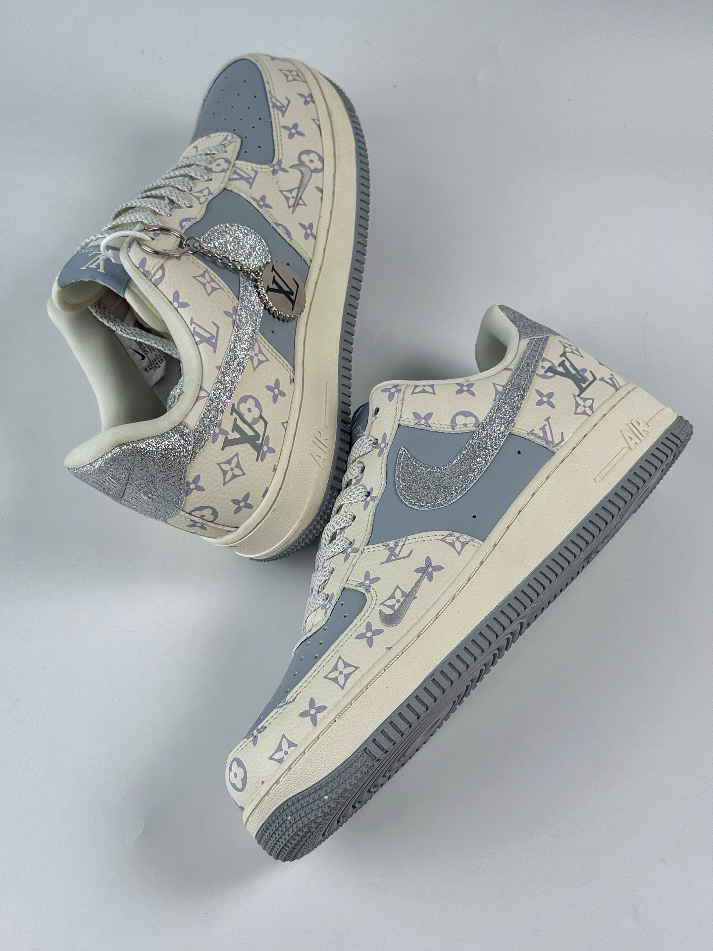 260 Nike Air Force 1 Low 07 x Louis Vuitton 白灰小勾满天星  DF0188-078