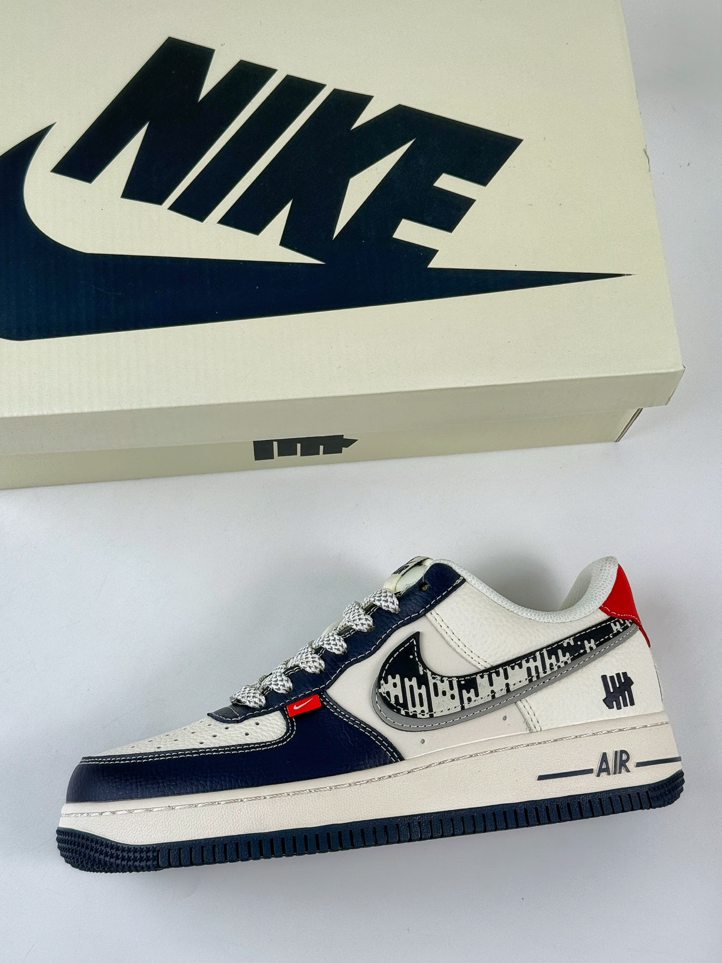260 Nike Air Force 1 Low 07 x UNDEFEATED 蓝白满天星  JP8028-005