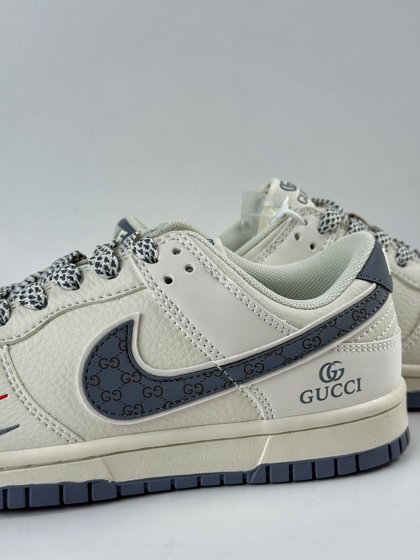 280 Nike SB Dunk Low x GUCCI 白灰双小勾满天星  CS1688-121