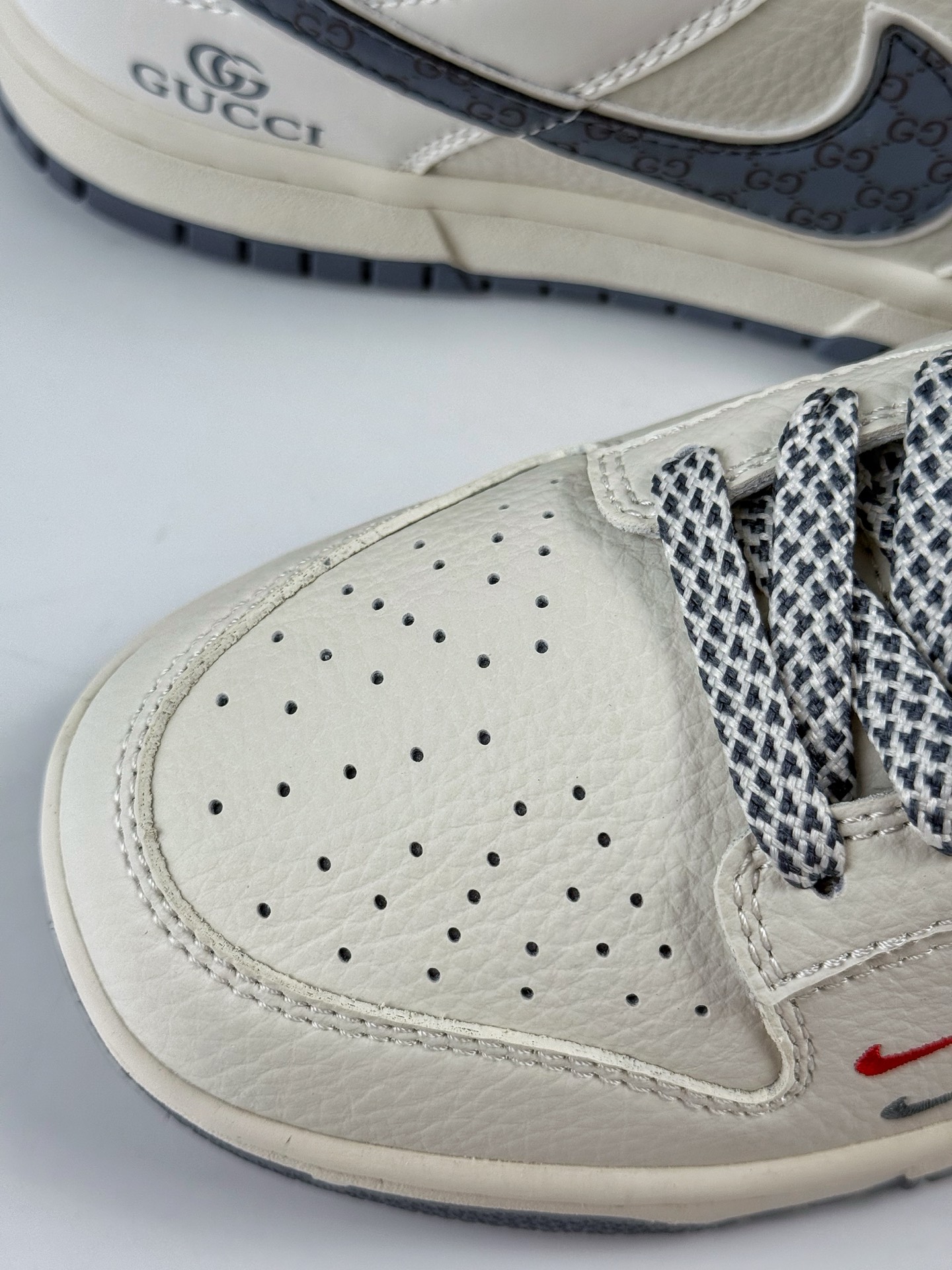 280 Nike SB Dunk Low x GUCCI 白灰双小勾满天星  CS1688-121