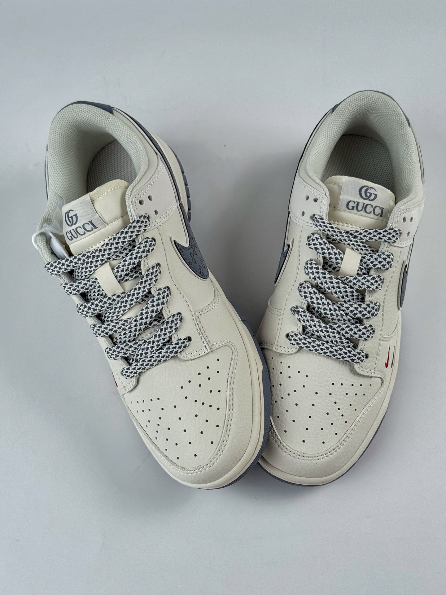 280 Nike SB Dunk Low x GUCCI 白灰双小勾满天星  CS1688-121