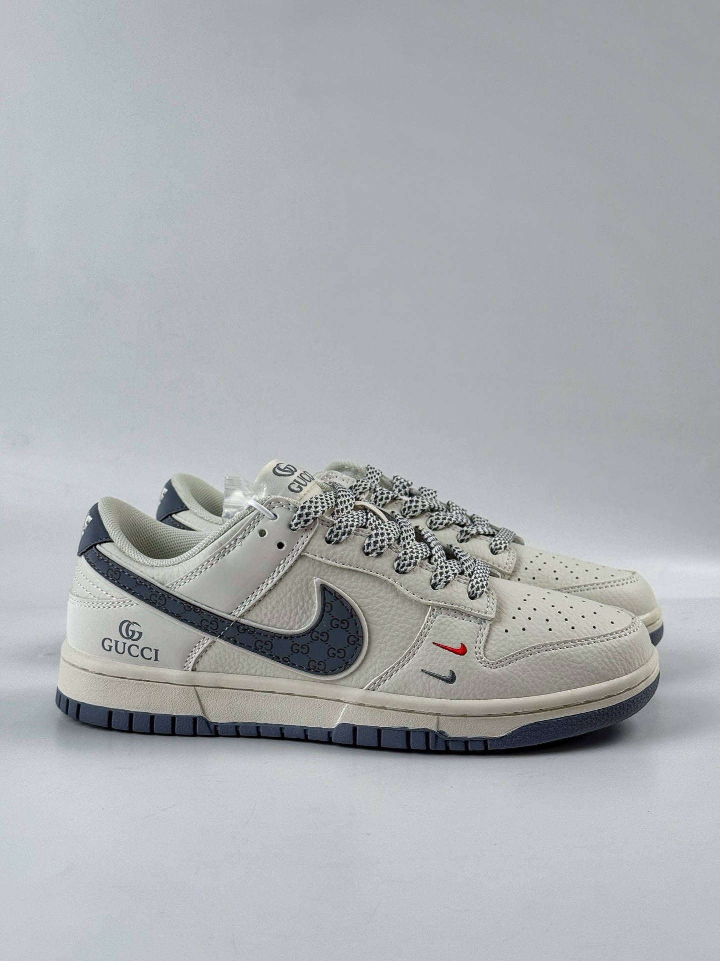 280 Nike SB Dunk Low x GUCCI 白灰双小勾满天星  CS1688-121