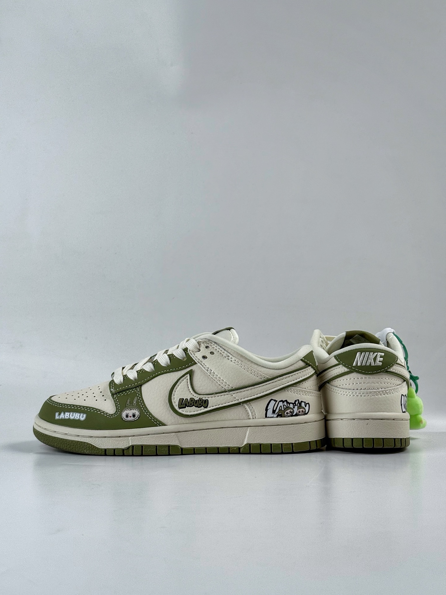 260 NIKE SB Dunk Low RETRO x LABUBU 绿白  DS6608-008