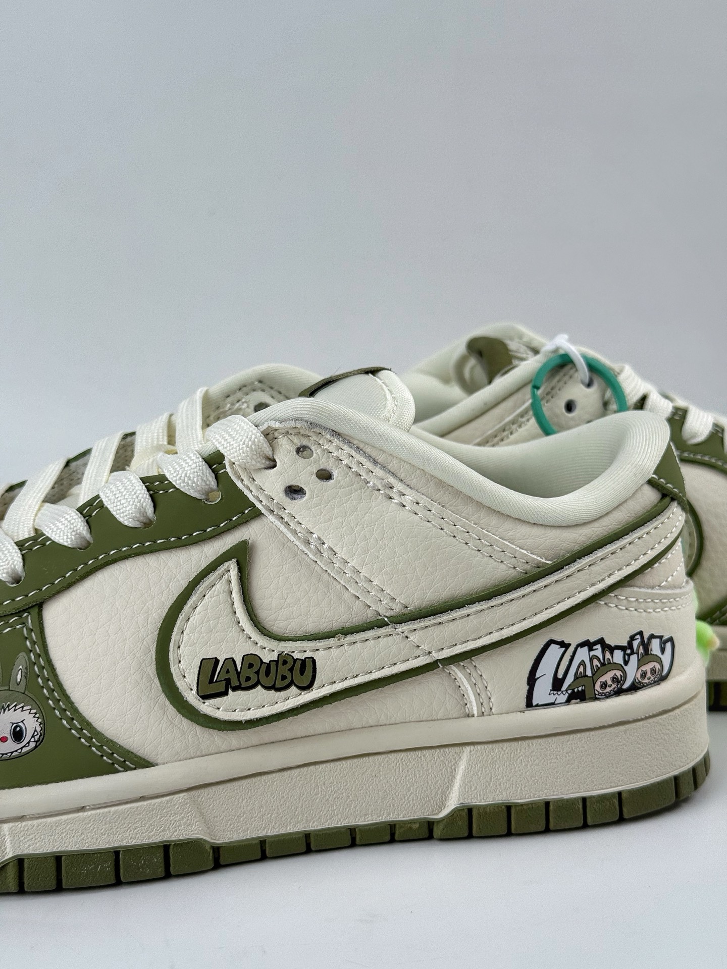 260 NIKE SB Dunk Low RETRO x LABUBU 绿白  DS6608-008