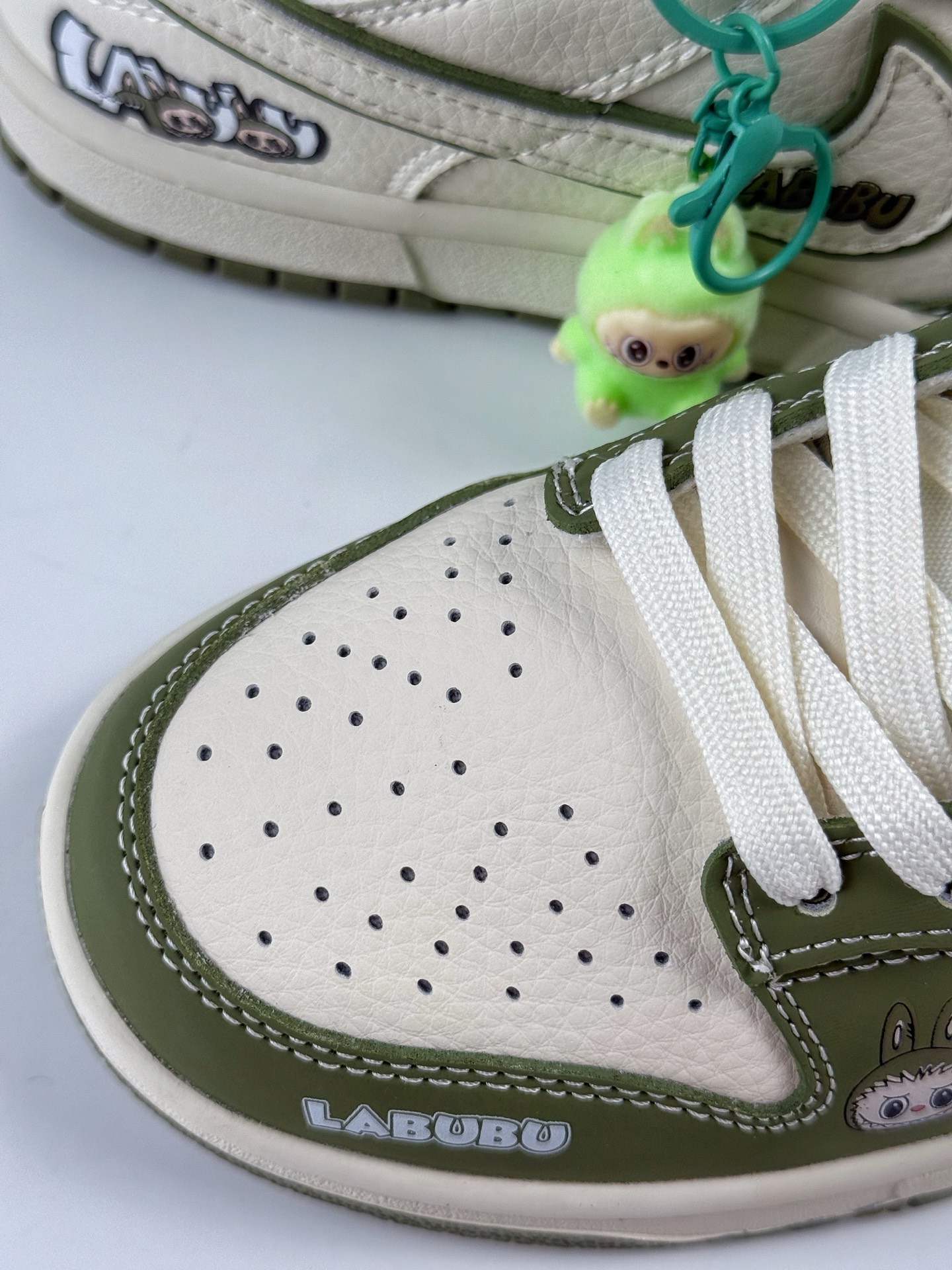 260 NIKE SB Dunk Low RETRO x LABUBU 绿白  DS6608-008