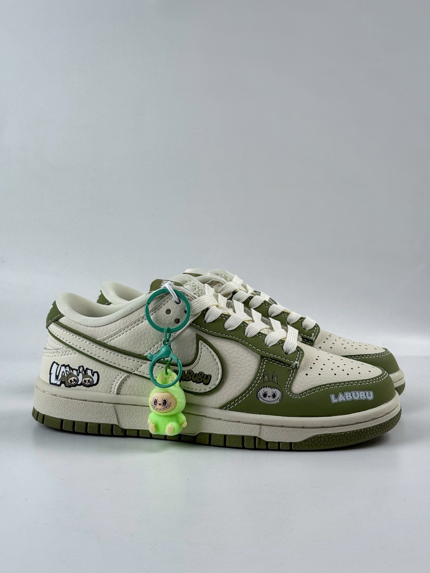 260 NIKE SB Dunk Low RETRO x LABUBU 绿白  DS6608-008