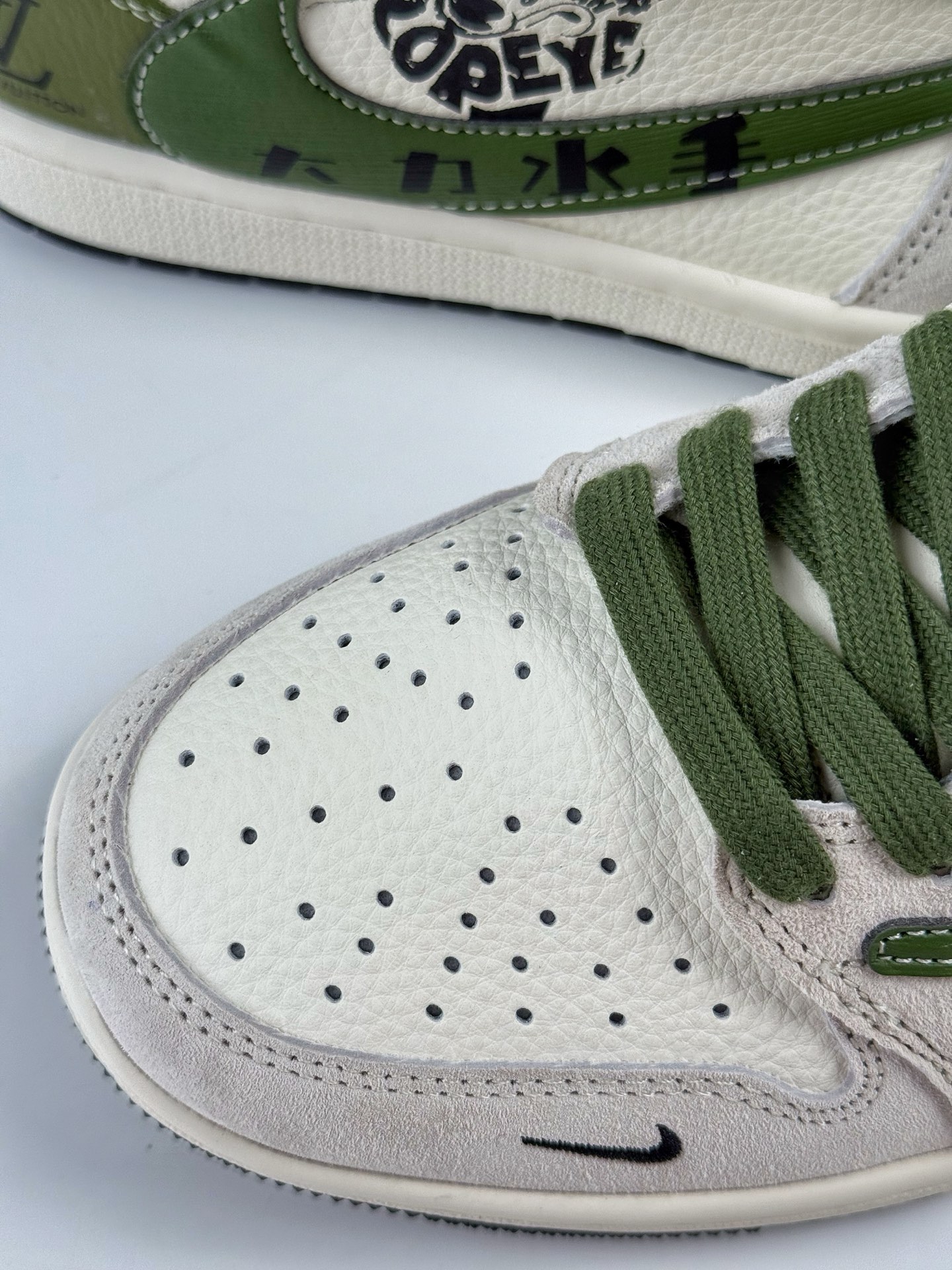260 Travis Scott x Nike Air Jordan 1 Low x Louis Vuitton Air Jordan 1 Low 反转灰白绿小勾倒钩 HS8068-062