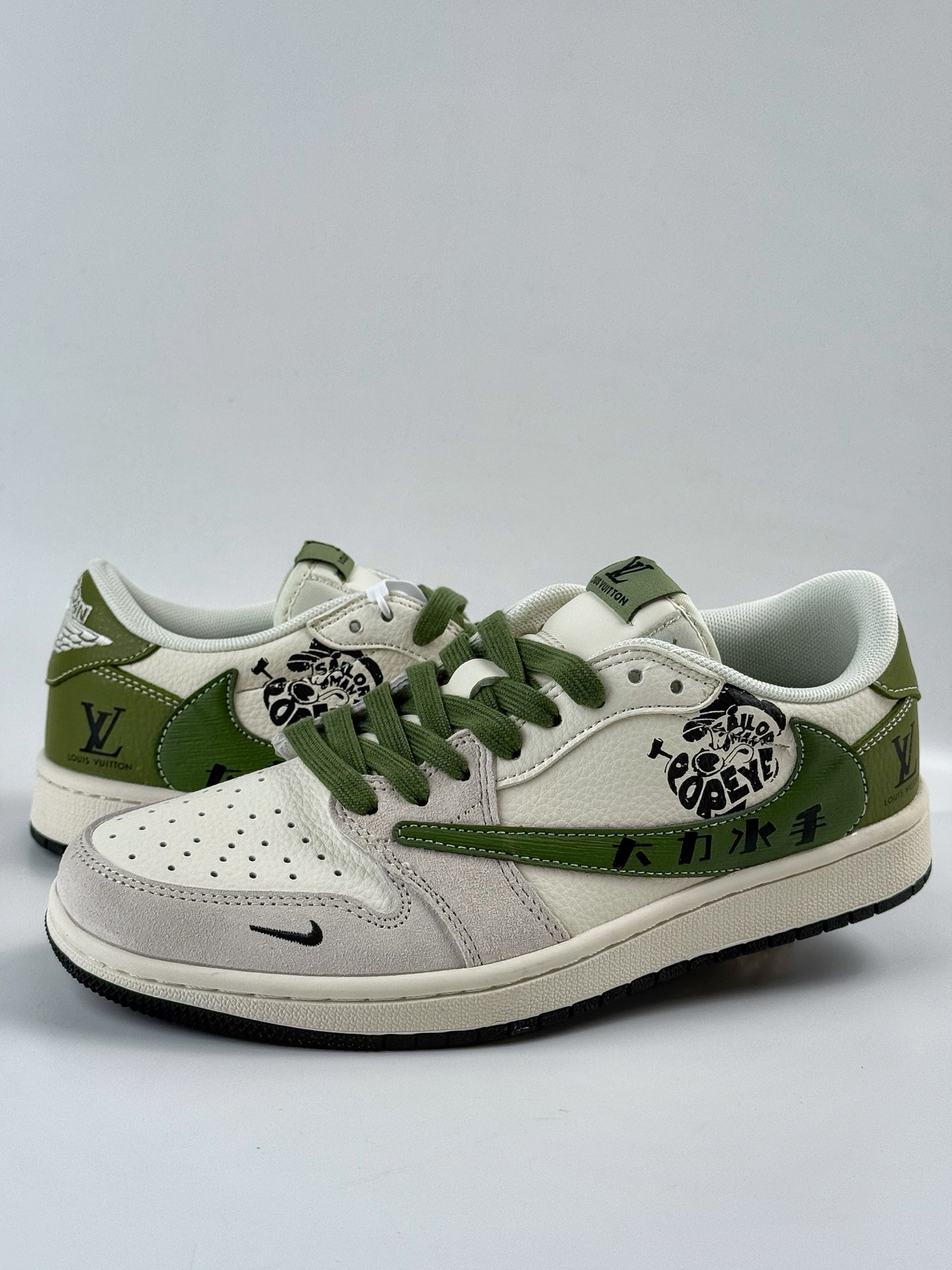 260 Travis Scott x Nike Air Jordan 1 Low x Louis Vuitton Air Jordan 1 Low 反转灰白绿小勾倒钩 HS8068-062