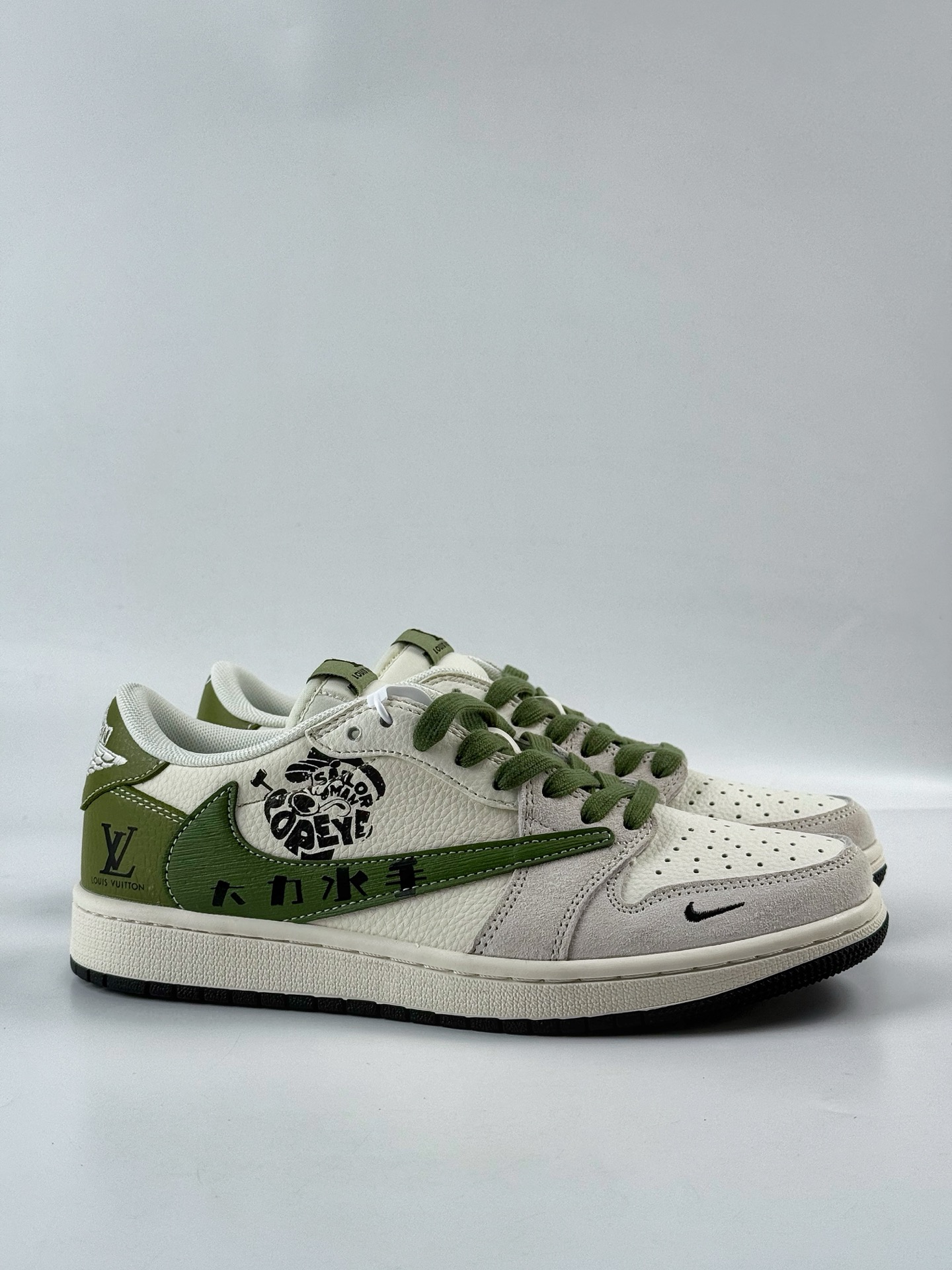 260 Travis Scott x Nike Air Jordan 1 Low x Louis Vuitton Air Jordan 1 Low 反转灰白绿小勾倒钩 HS8068-062