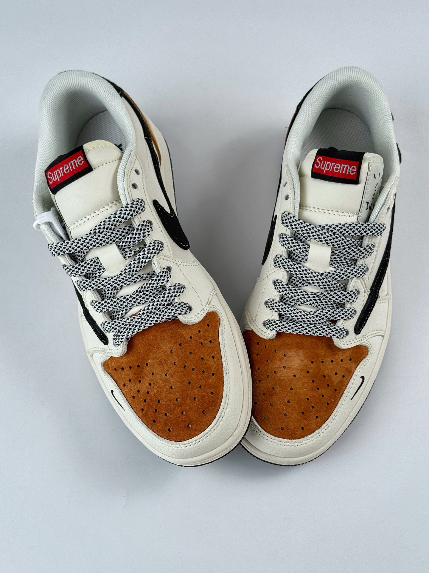 260 Travis Scott x Nike Air Jordan 1 Low x Supreme Air Jordan 1 Low 反转白棕小勾满天星倒钩 HS8068-059