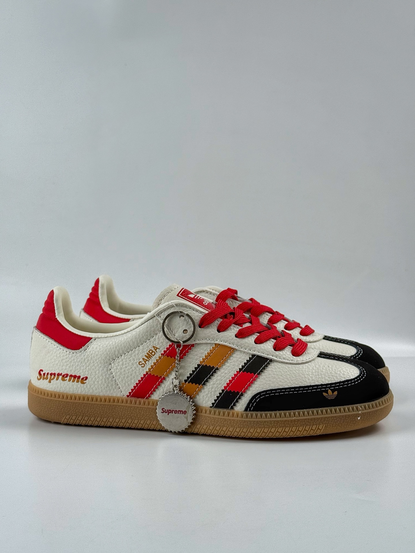 200 adidoriginals Samba OG x Superme 黑白红 桑巴舞系列复古经典轻便板鞋  DX0004