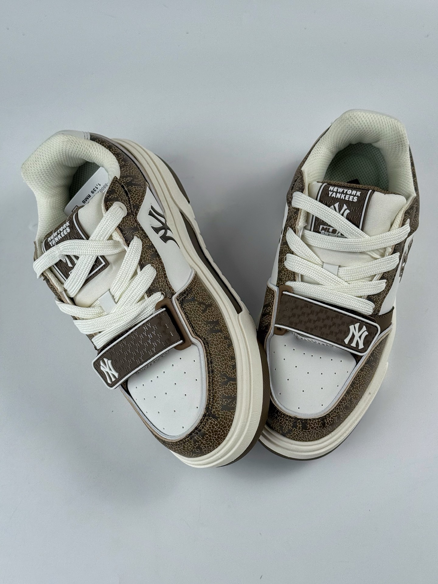180 NY美国榄球洋基队 x MLB Chunky Runner Basic 厚底老爹厚底休闲运动慢跑鞋  3ASXP025N
