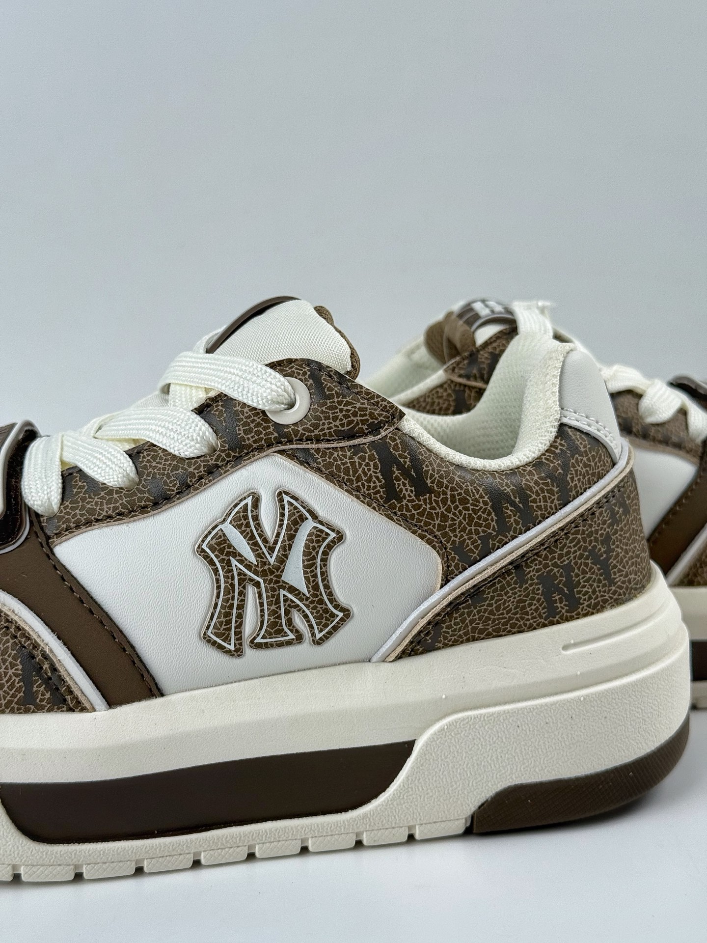 180 NY美国榄球洋基队 x MLB Chunky Runner Basic 厚底老爹厚底休闲运动慢跑鞋  3ASXP025N