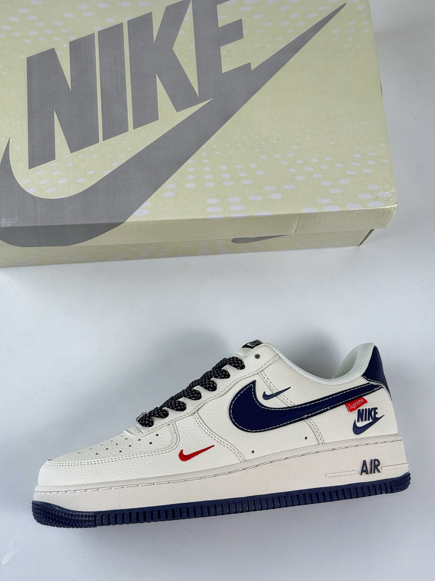 260 Nike Air Force 1 Low 07 x Supreme 白蓝三小勾满天星 HH7518-071