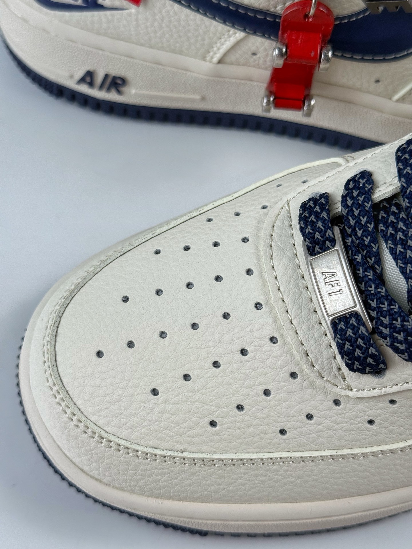 260 Nike Air Force 1 Low 07 x Supreme 白蓝三小勾满天星 HH7518-071