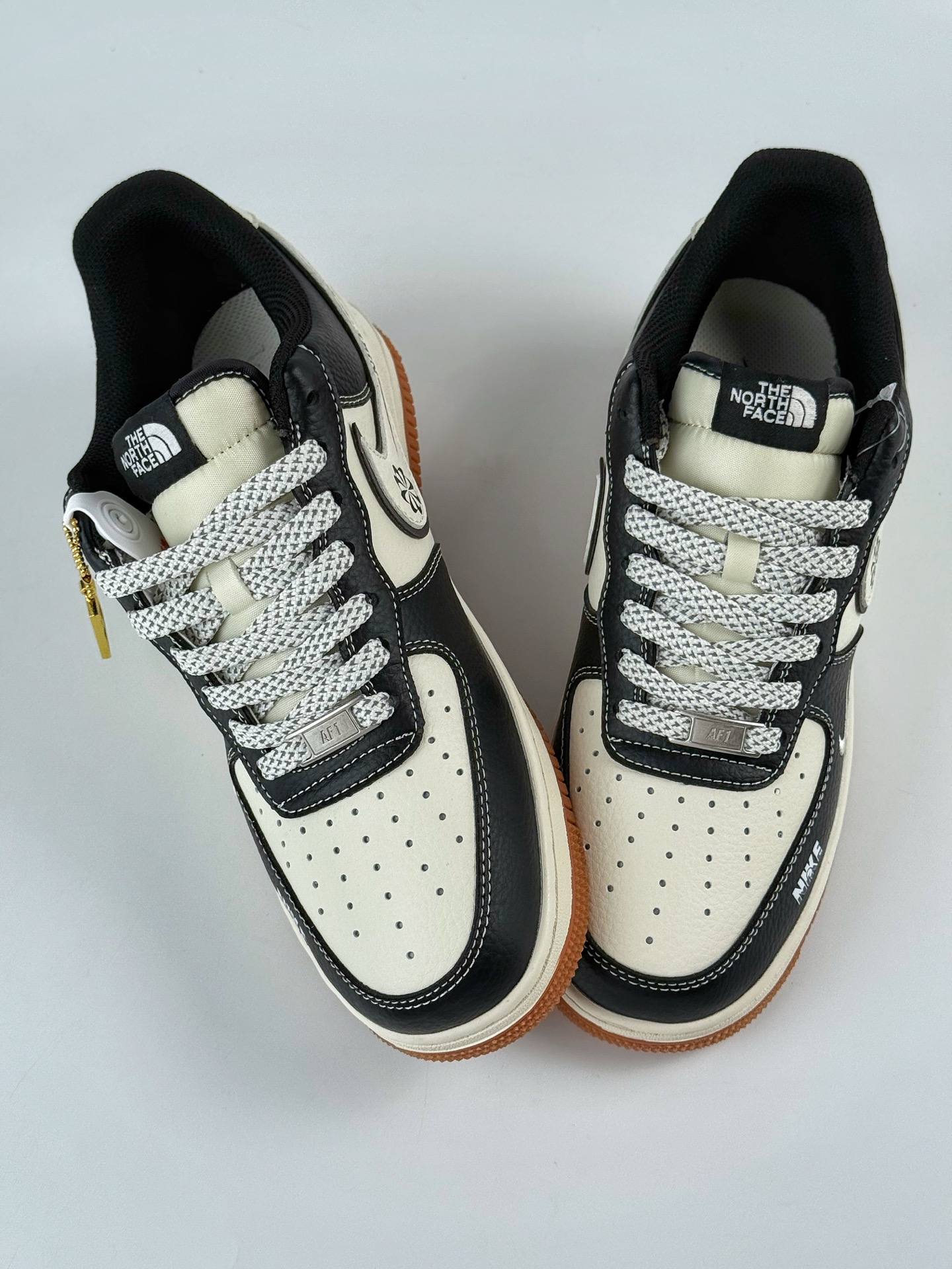 260 Nike Air Force 1 Low 07 x The North Face 黑白小勾满天星 SM6188-114-Chinese UA Cheap High Quatity Brand Clothes Bags handbags Sneakers wholesale wholesaler seller from China Factory suppliers Fashion Clothing Shoes best Quality Beautiful Price 260 Nike Air Force 1 Low 07 x The North Face 黑白小勾满天星 SM6188-114