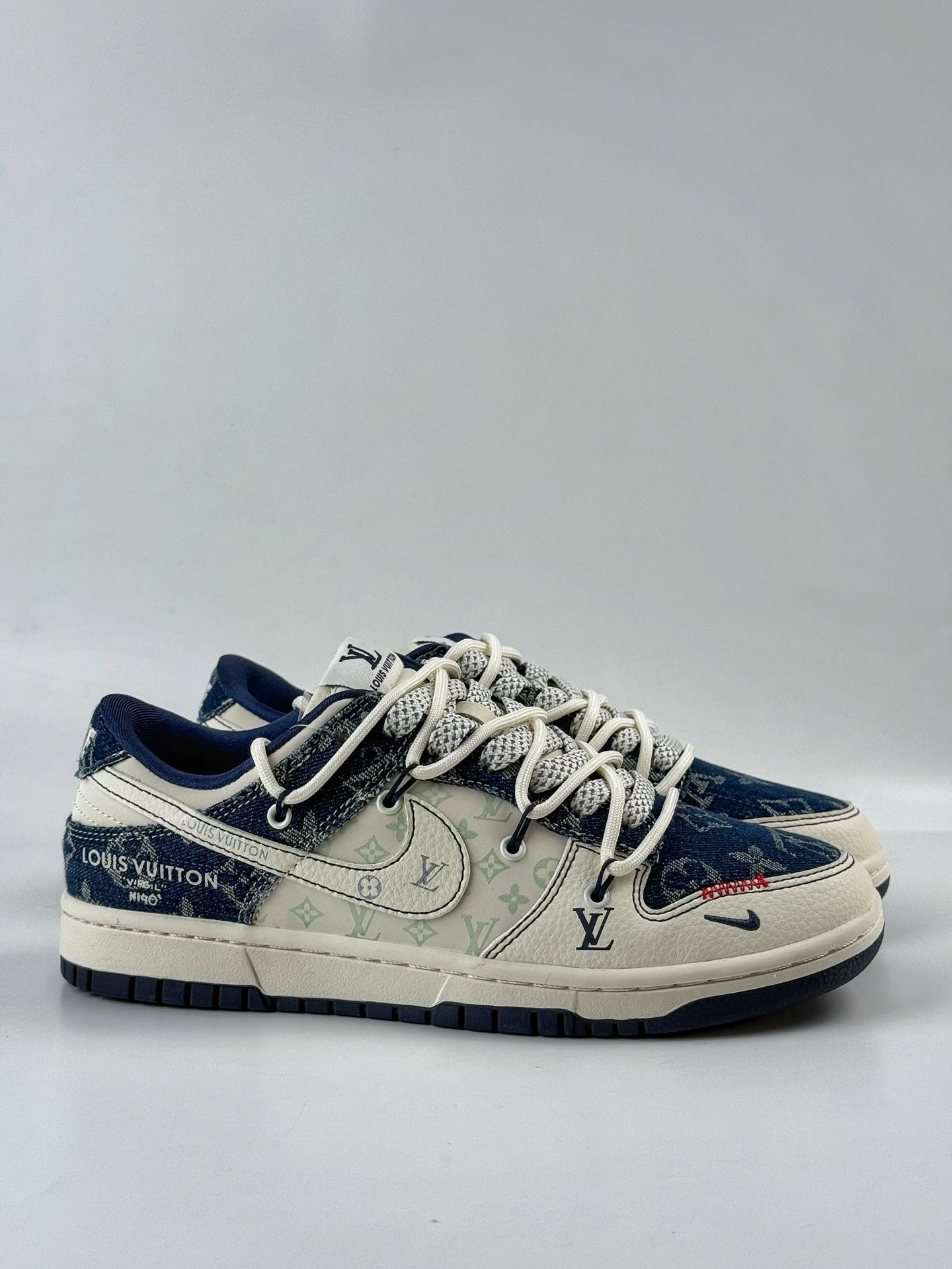 300 Nike SB Dunk Low x Louis Vuitton 白蓝牛仔小勾满天星 YX5066-376-Chinese UA Cheap High Quatity Brand Clothes Bags handbags Sneakers wholesale wholesaler seller from China Factory suppliers Fashion Clothing Shoes best Quality Beautiful Price 300 Nike SB Dunk Low x Louis Vuitton 白蓝牛仔小勾满天星 YX5066-376