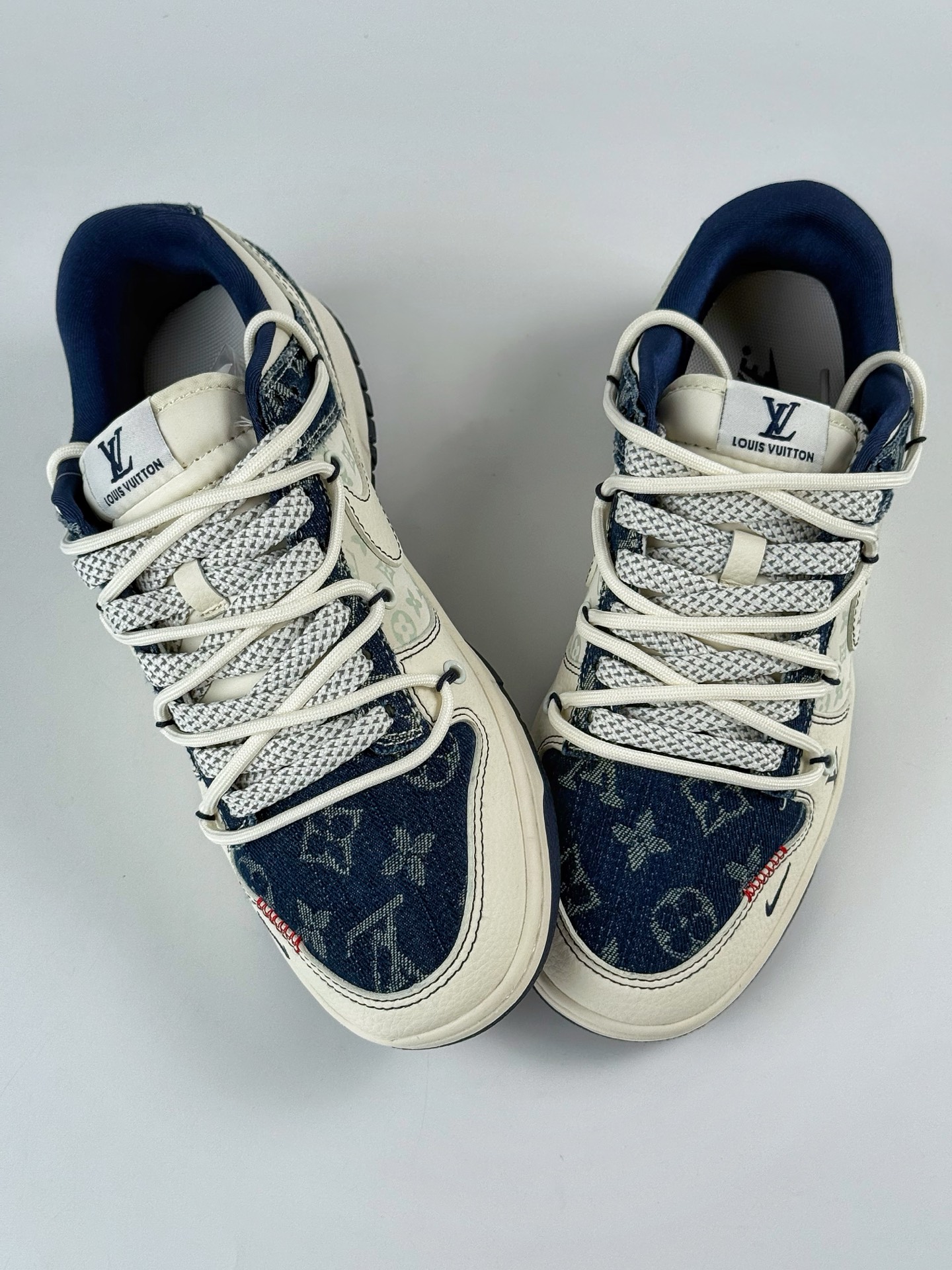 300 Nike SB Dunk Low x Louis Vuitton 白蓝牛仔小勾满天星 YX5066-376-Chinese UA Cheap High Quatity Brand Clothes Bags handbags Sneakers wholesale wholesaler seller from China Factory suppliers Fashion Clothing Shoes best Quality Beautiful Price 300 Nike SB Dunk Low x Louis Vuitton 白蓝牛仔小勾满天星 YX5066-376