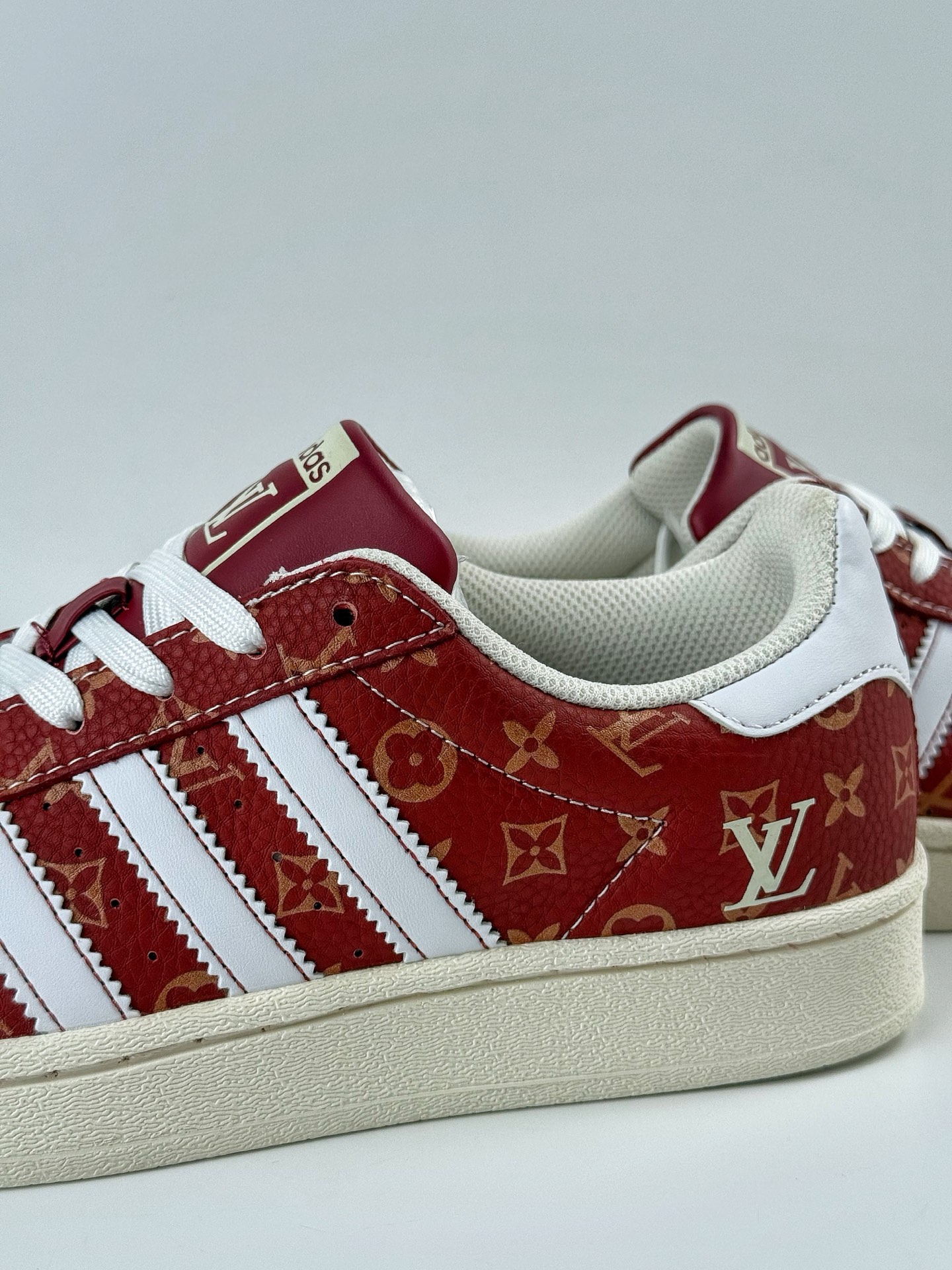 220 AD Originals Superstar x Louis Vuitton 红白 DS0021-Chinese UA Cheap High Quatity Brand Clothes Bags handbags Sneakers wholesale wholesaler seller from China Factory suppliers Fashion Clothing Shoes best Quality Beautiful Price 220 AD Originals Superstar x Louis Vuitton 红白 DS0021