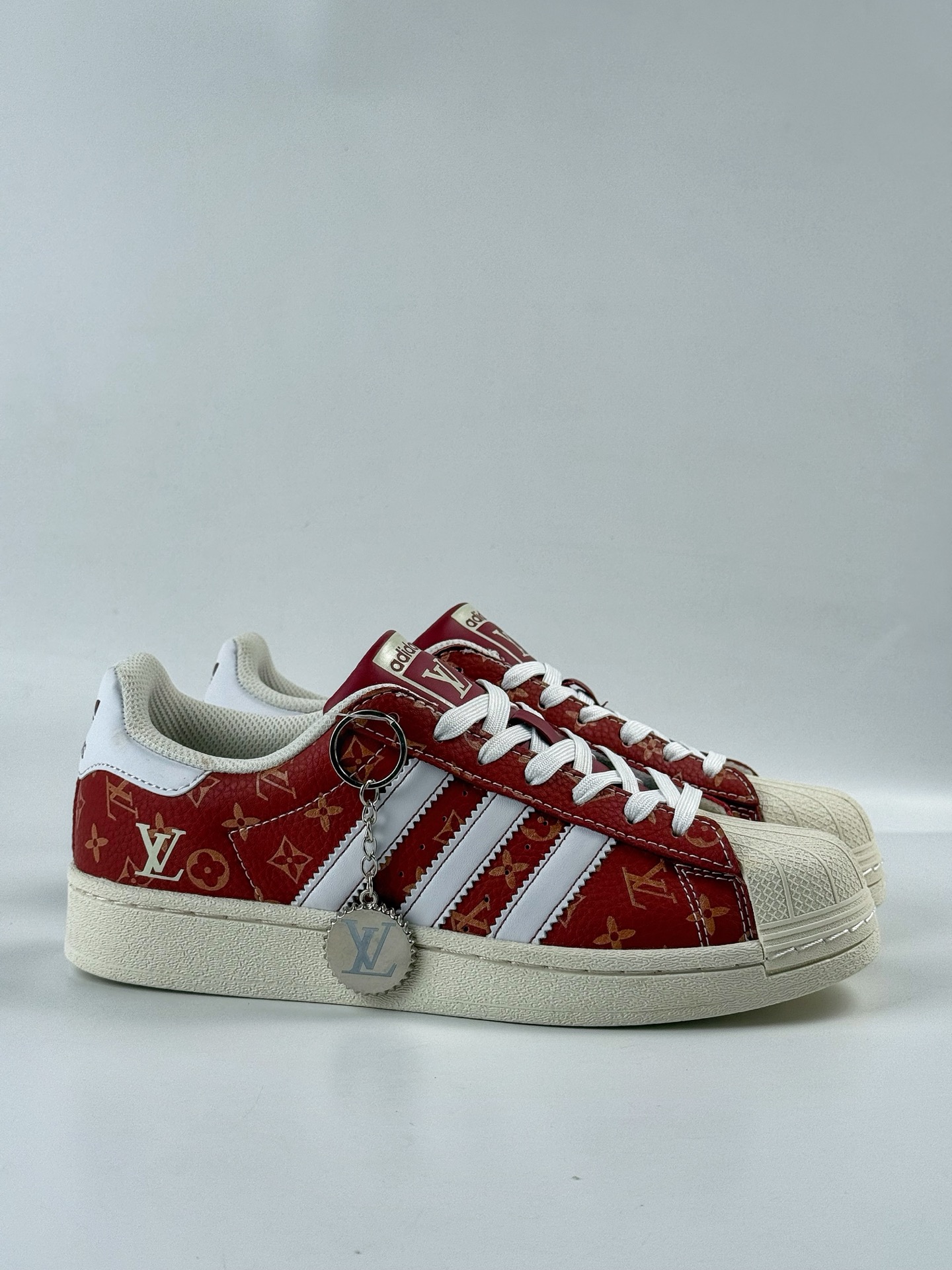 220 AD Originals Superstar x Louis Vuitton 红白 DS0021-Chinese UA Cheap High Quatity Brand Clothes Bags handbags Sneakers wholesale wholesaler seller from China Factory suppliers Fashion Clothing Shoes best Quality Beautiful Price 220 AD Originals Superstar x Louis Vuitton 红白 DS0021