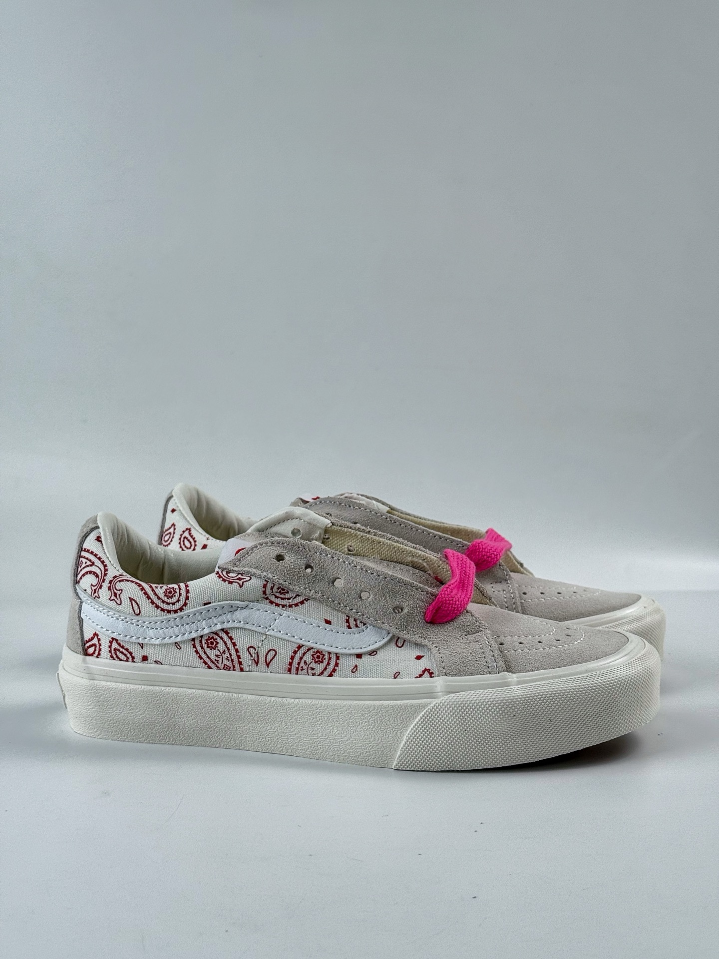 150 VANS 范斯 SK8-LOW 米白红色腰果花 悠游 舒适百搭 低帮 帆布鞋 男女同款 白色休闲板鞋帆布鞋  VN0A4UUK2V4