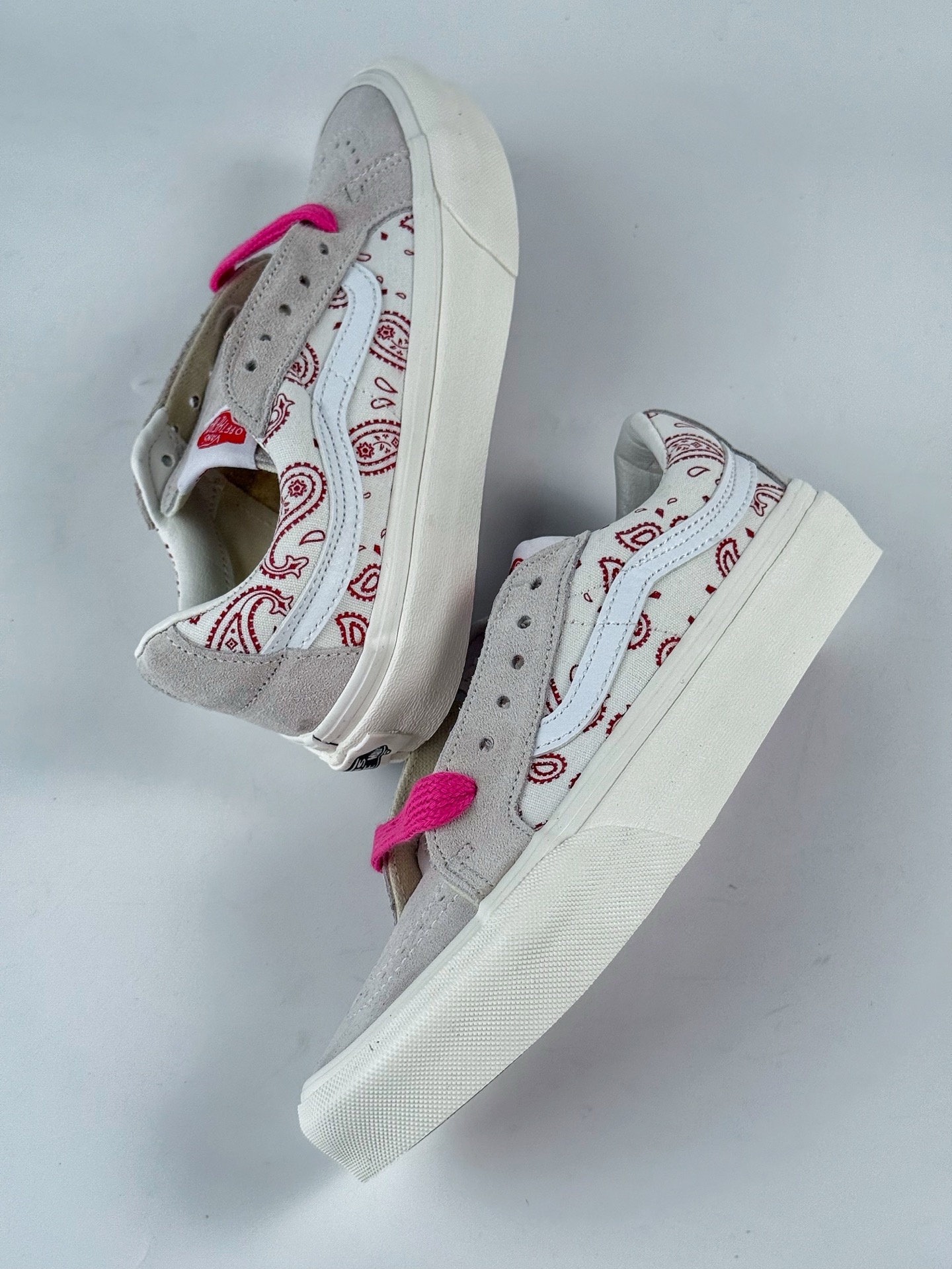 150 VANS 范斯 SK8-LOW 米白红色腰果花 悠游 舒适百搭 低帮 帆布鞋 男女同款 白色休闲板鞋帆布鞋  VN0A4UUK2V4