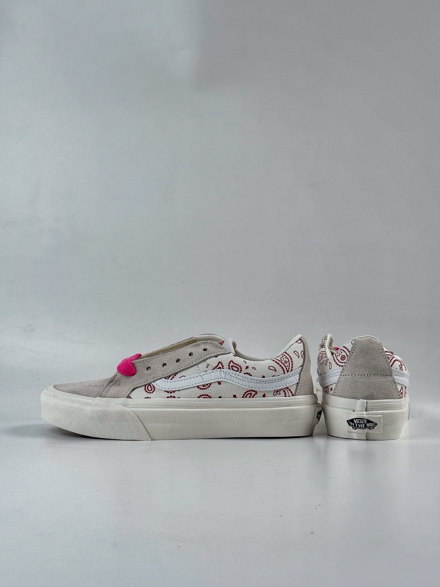 150 VANS 范斯 SK8-LOW 米白红色腰果花 悠游 舒适百搭 低帮 帆布鞋 男女同款 白色休闲板鞋帆布鞋  VN0A4UUK2V4