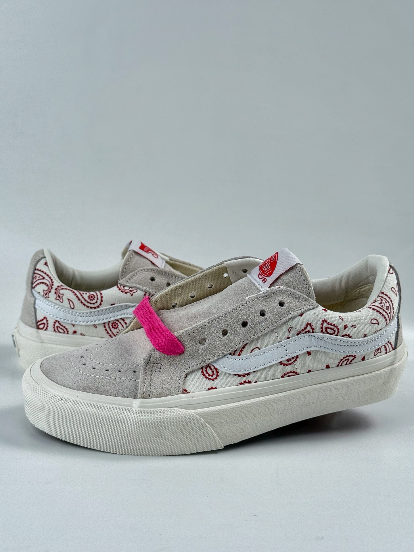 150 VANS 范斯 SK8-LOW 米白红色腰果花 悠游 舒适百搭 低帮 帆布鞋 男女同款 白色休闲板鞋帆布鞋  VN0A4UUK2V4