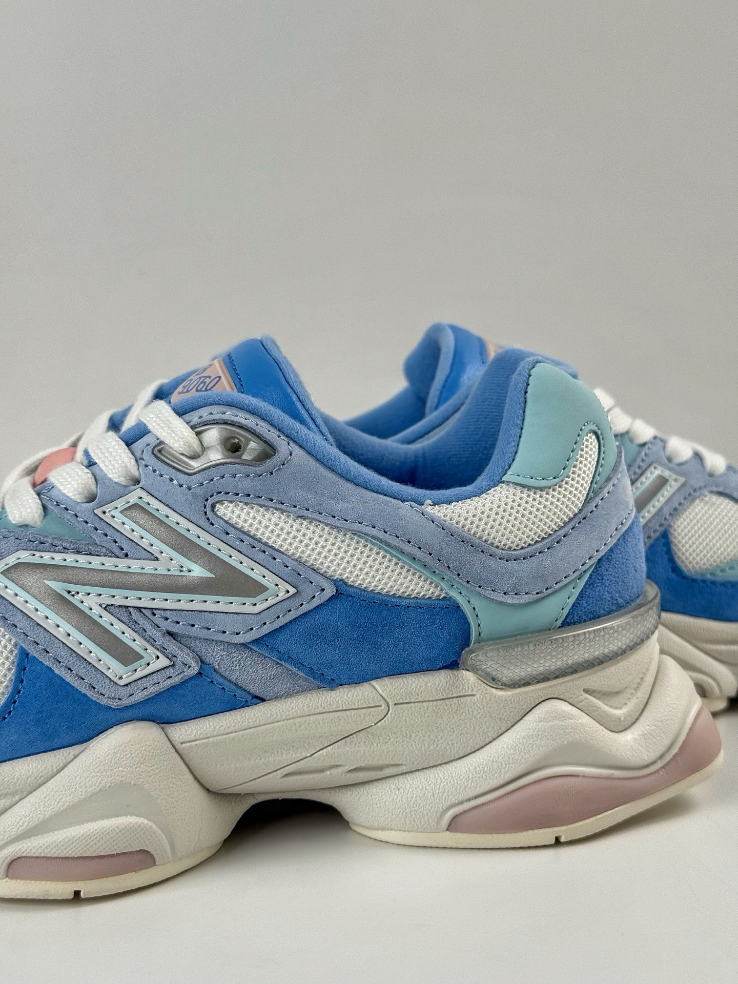 200 Joe Freshgoods x New Balance 版本 NB9060 联名款 复古休闲运动慢跑鞋  U9060NAF