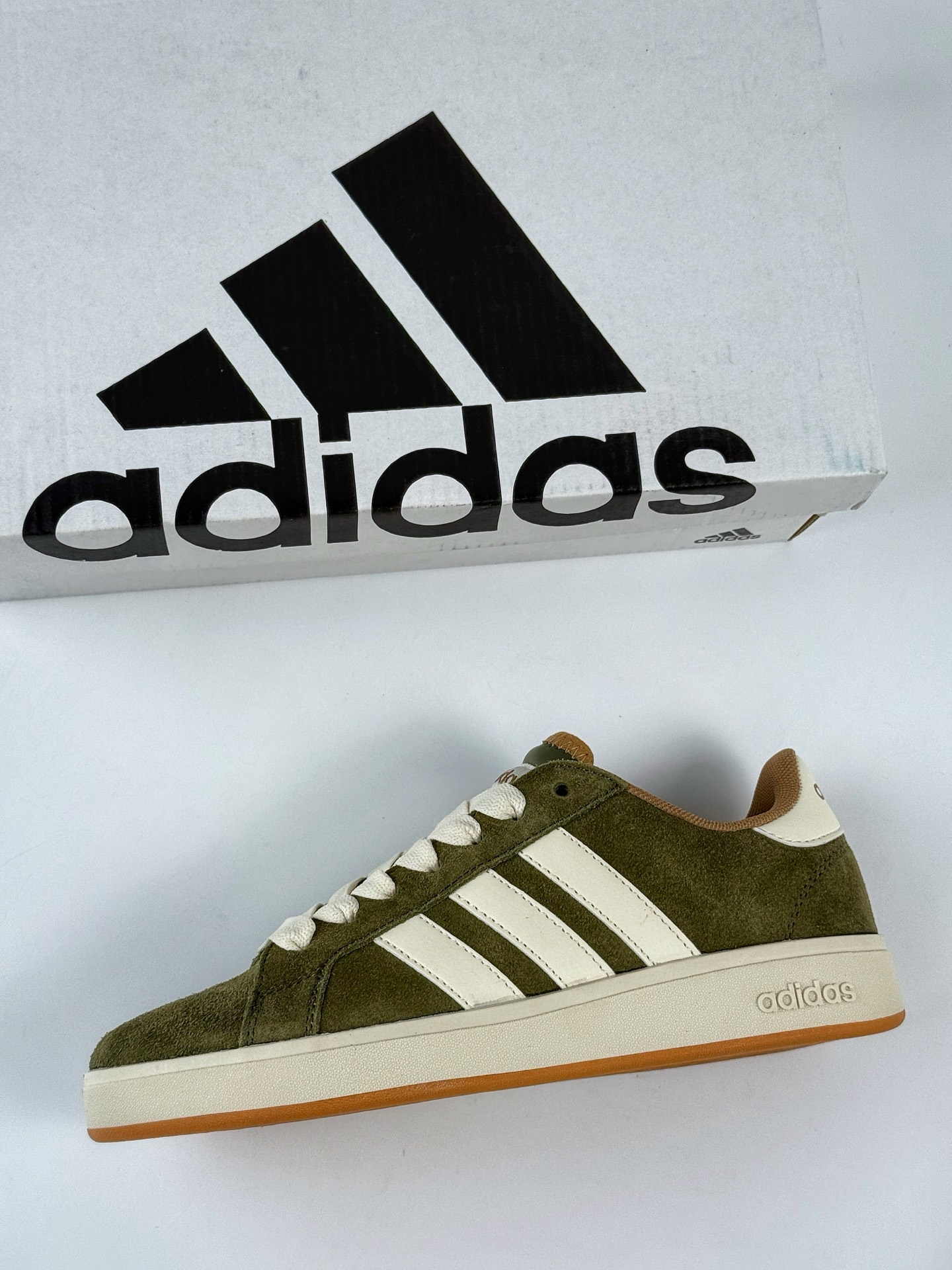 130 adidGRAND COURT BASE 00S 百搭单品 adidGRAND COURT BASE 00S 潮流 轻质 防滑耐磨低帮 生活休闲鞋 男女同款  KK1407