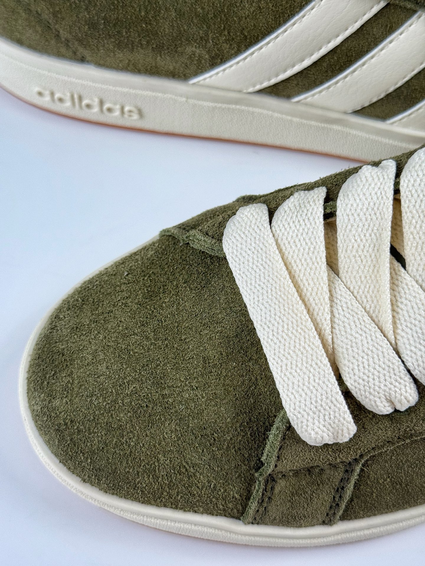 130 adidGRAND COURT BASE 00S 百搭单品 adidGRAND COURT BASE 00S 潮流 轻质 防滑耐磨低帮 生活休闲鞋 男女同款  KK1407