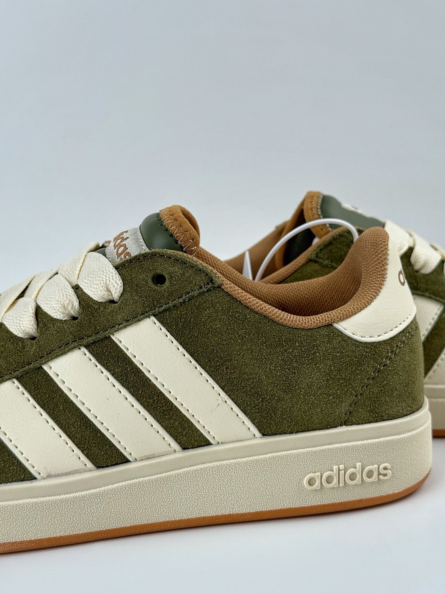 130 adidGRAND COURT BASE 00S 百搭单品 adidGRAND COURT BASE 00S 潮流 轻质 防滑耐磨低帮 生活休闲鞋 男女同款  KK1407