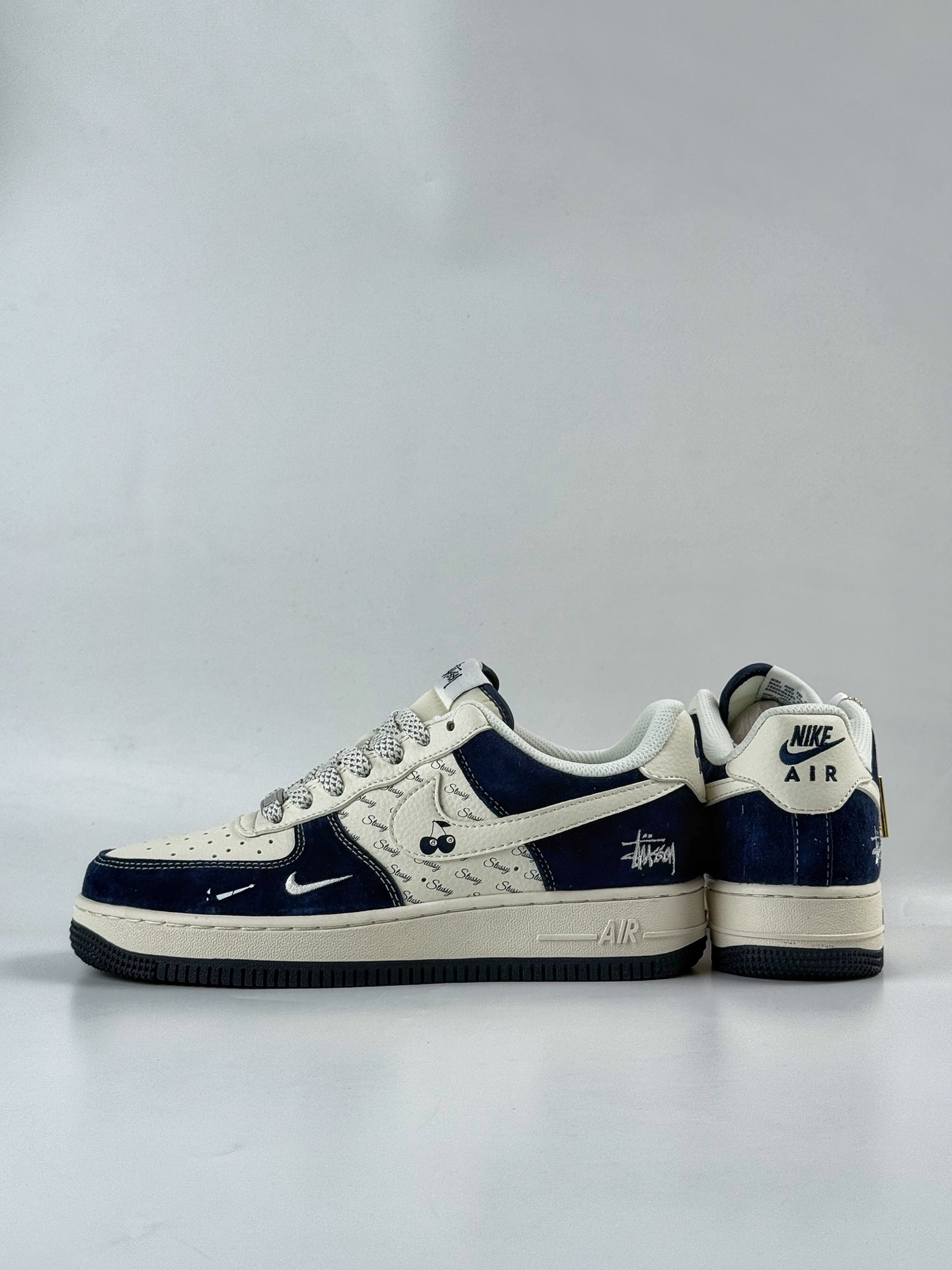 260 Nike Air Force 1 Low 07 x Stussy 蓝白小勾满天星 SM6188-673
