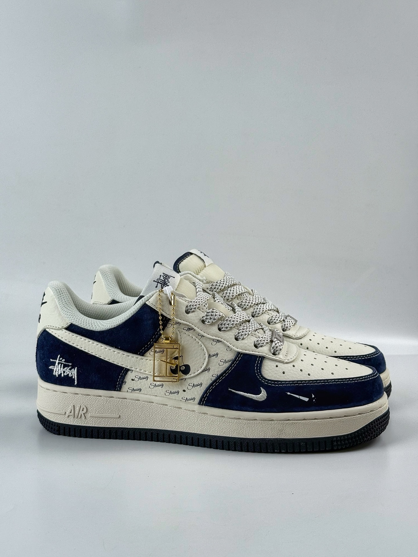 260 Nike Air Force 1 Low 07 x Stussy 蓝白小勾满天星 SM6188-673