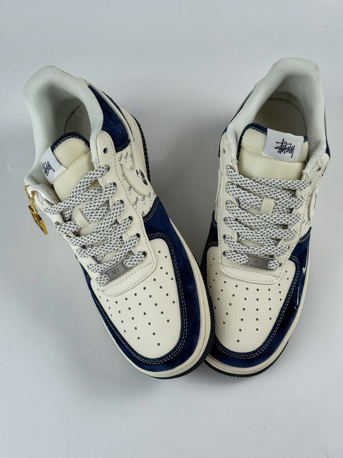 260 Nike Air Force 1 Low 07 x Stussy 蓝白小勾满天星 SM6188-673