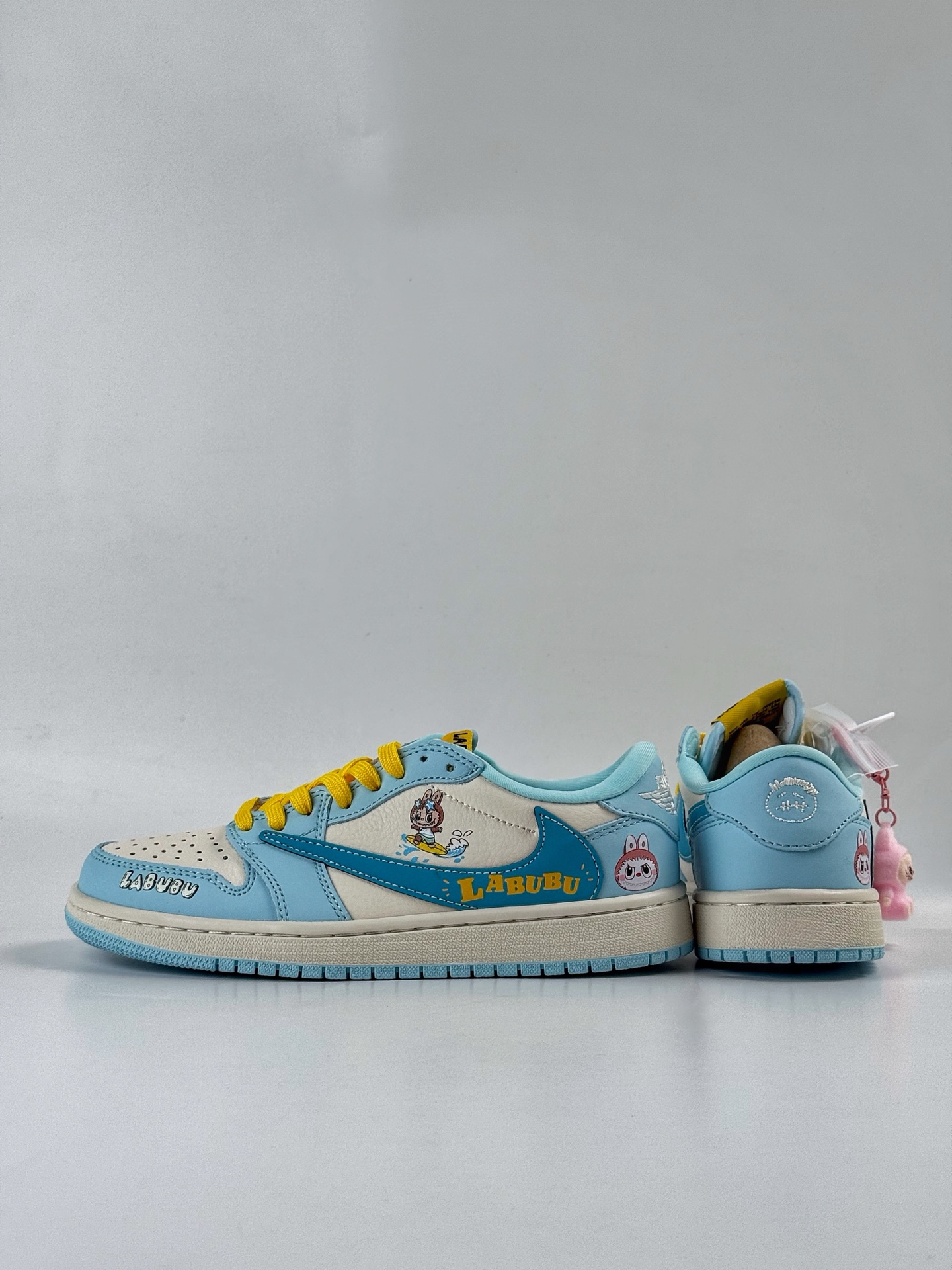 280 Travis Scott x Nike Air Jordan 1 Low x LABUBU Air Jordan 1 Low 反转蓝白拉布布倒钩 LD2028-054-Chinese UA Cheap High Quatity Brand Clothes Bags handbags Sneakers wholesale wholesaler seller from China Factory suppliers Fashion Clothing Shoes best Quality Beautiful Price 280 Travis Scott x Nike Air Jordan 1 Low x LABUBU Air Jordan 1 Low 反转蓝白拉布布倒钩 LD2028-054