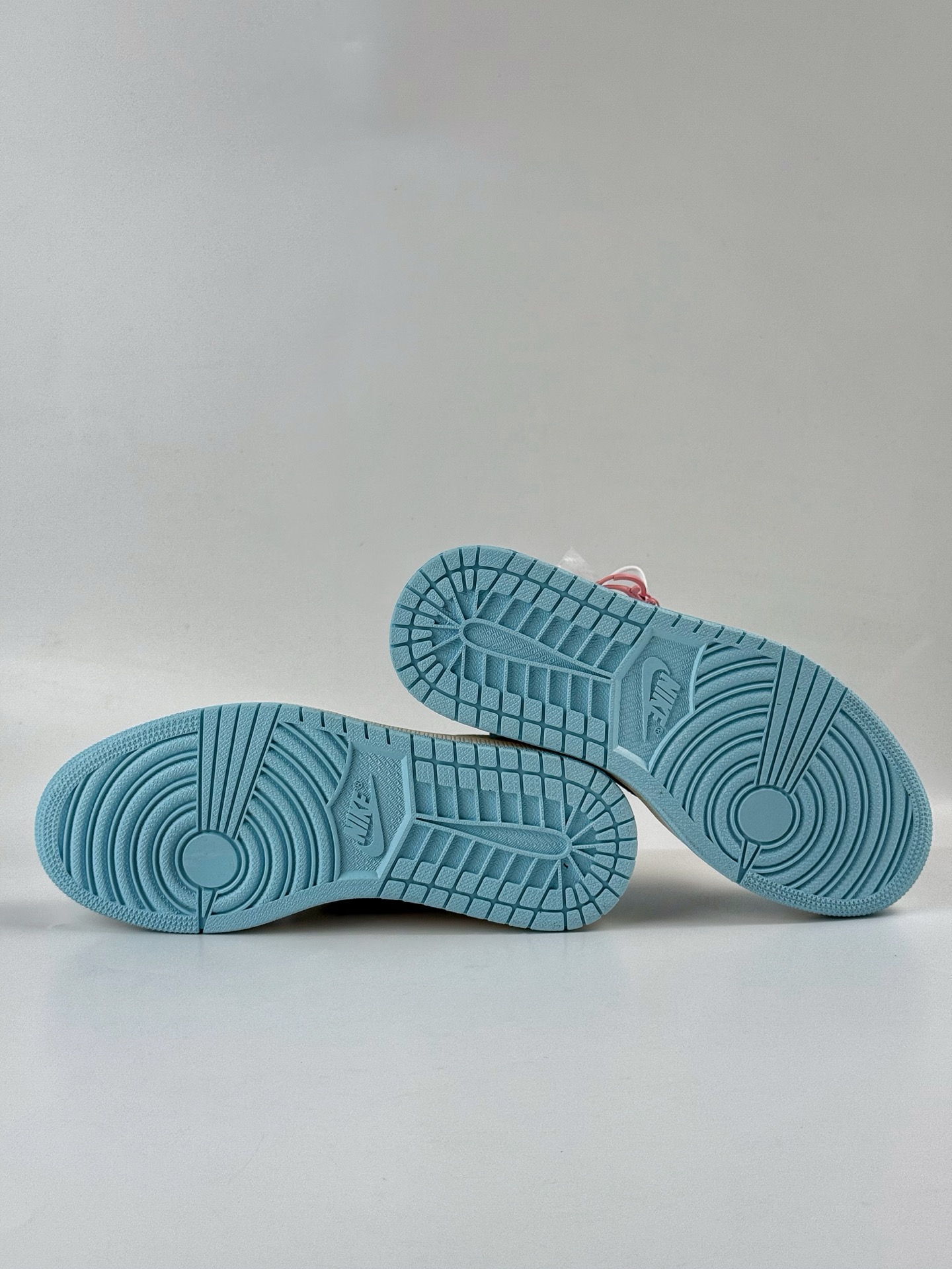 280 Travis Scott x Nike Air Jordan 1 Low x LABUBU Air Jordan 1 Low 反转蓝白拉布布倒钩 LD2028-054-Chinese UA Cheap High Quatity Brand Clothes Bags handbags Sneakers wholesale wholesaler seller from China Factory suppliers Fashion Clothing Shoes best Quality Beautiful Price 280 Travis Scott x Nike Air Jordan 1 Low x LABUBU Air Jordan 1 Low 反转蓝白拉布布倒钩 LD2028-054