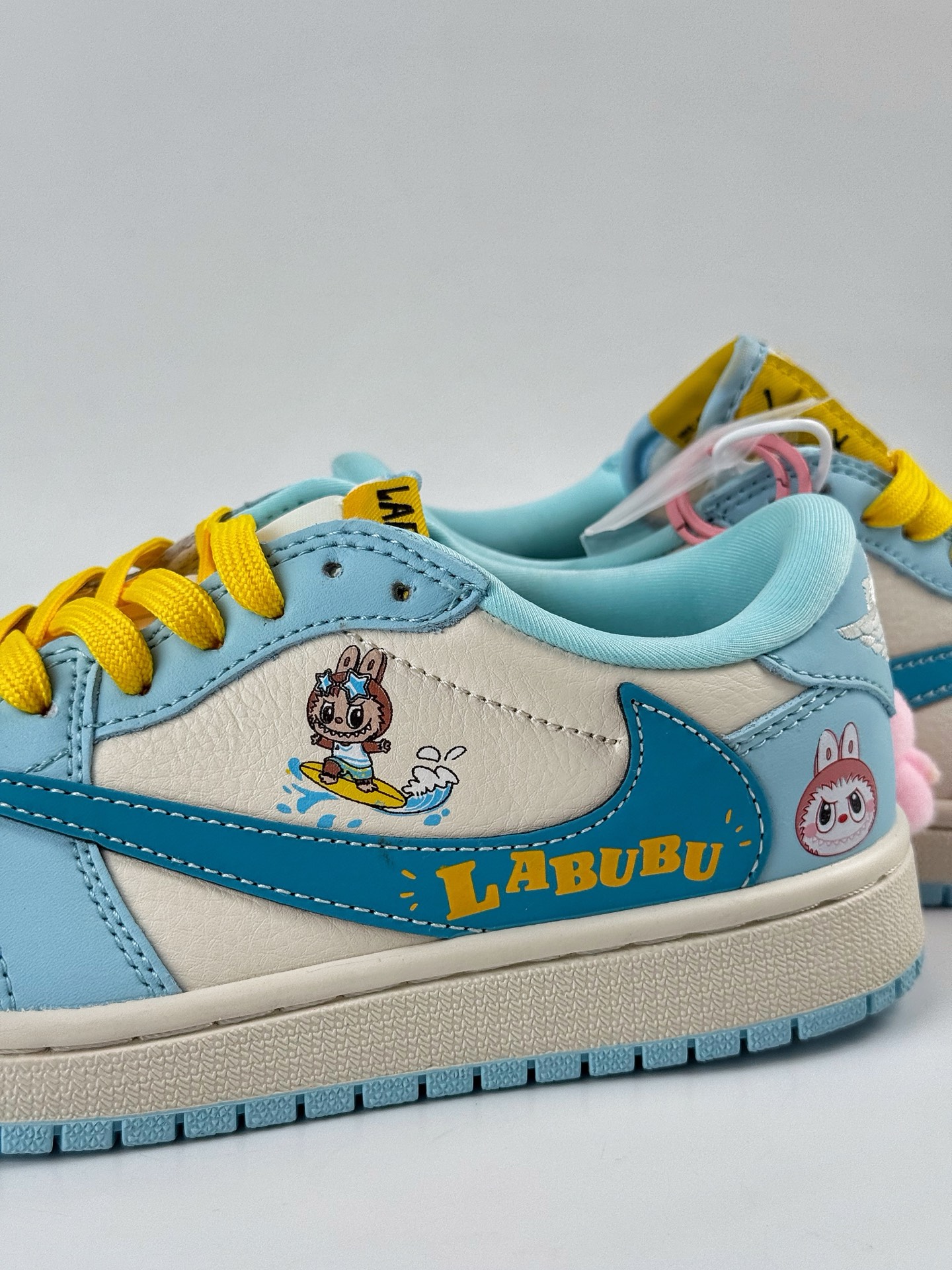 280 Travis Scott x Nike Air Jordan 1 Low x LABUBU Air Jordan 1 Low 反转蓝白拉布布倒钩 LD2028-054-Chinese UA Cheap High Quatity Brand Clothes Bags handbags Sneakers wholesale wholesaler seller from China Factory suppliers Fashion Clothing Shoes best Quality Beautiful Price 280 Travis Scott x Nike Air Jordan 1 Low x LABUBU Air Jordan 1 Low 反转蓝白拉布布倒钩 LD2028-054