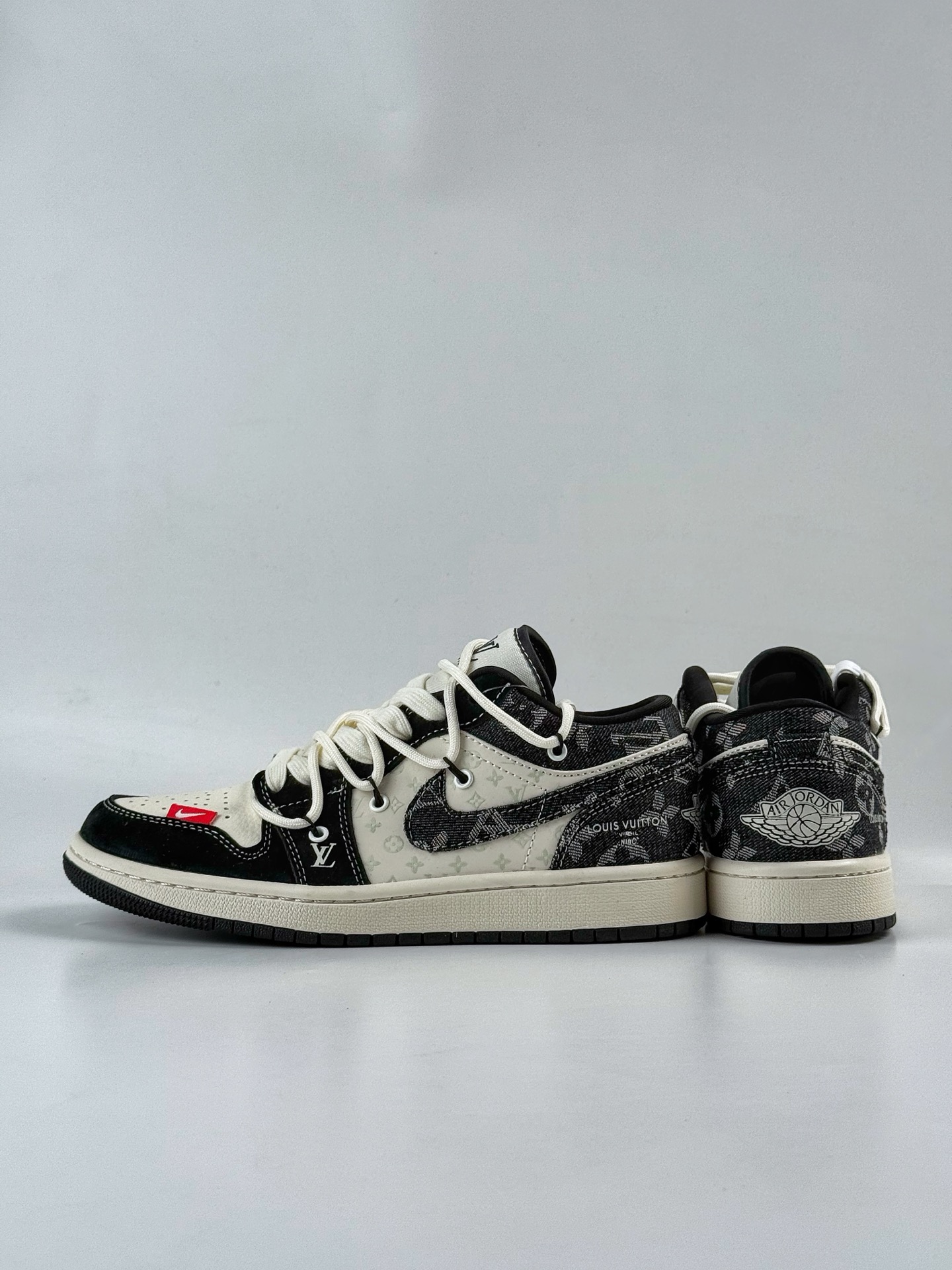 300 Air Jordan 1 Retro Low x Louis Vuitton 黑白牛仔绑带 YX5066-383