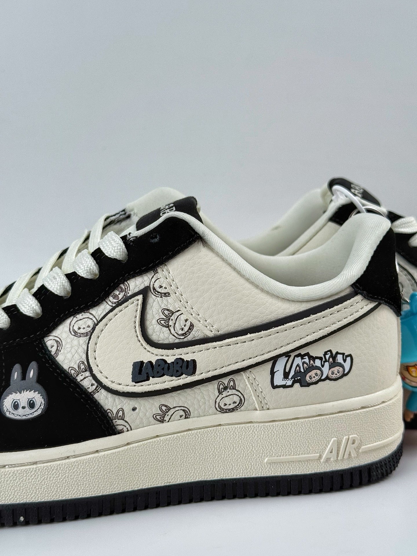 260 Nike Air Force 1 Low 07 x LABUBU 黑白 DX0188-092