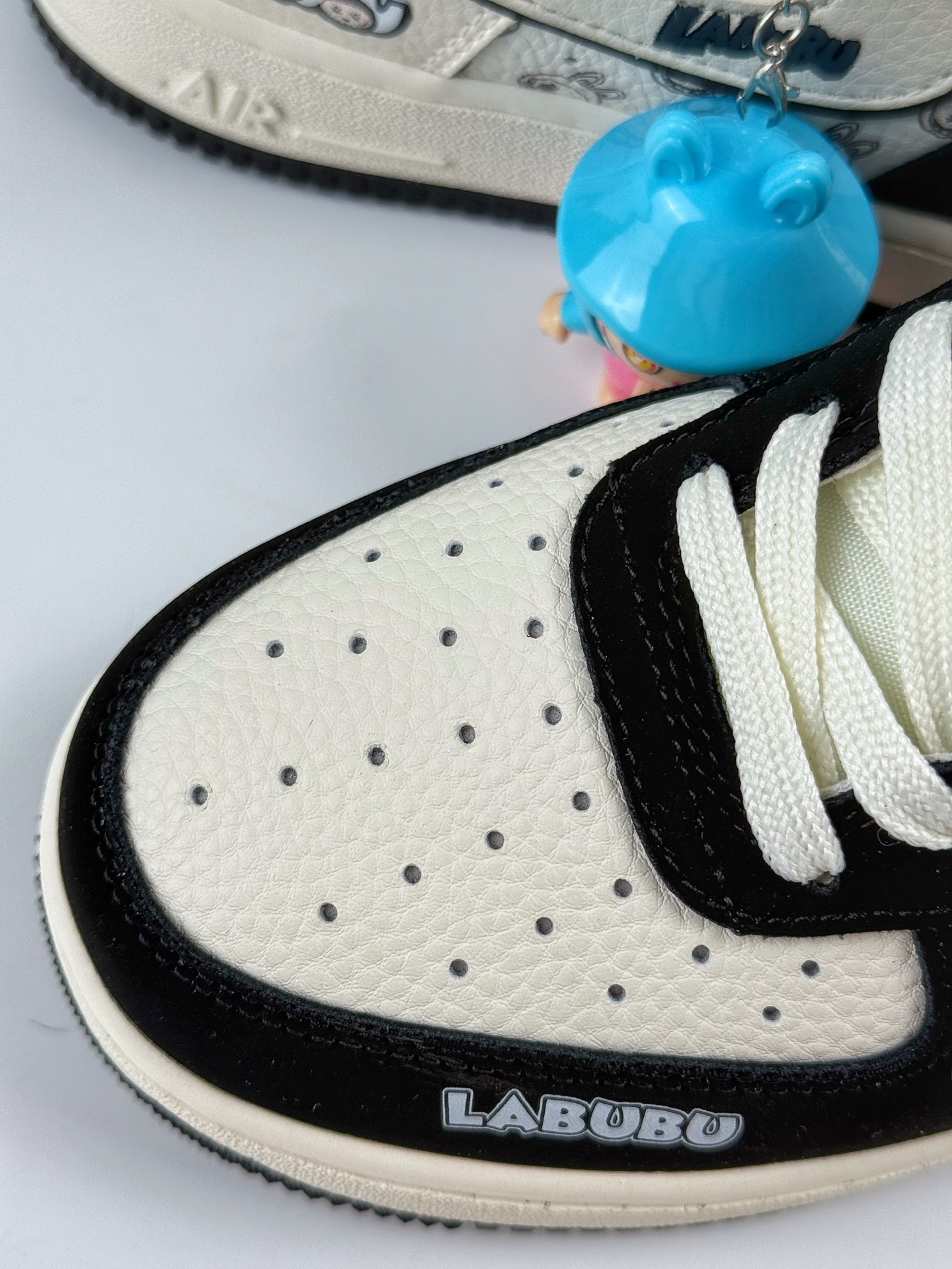 260 Nike Air Force 1 Low 07 x LABUBU 黑白 DX0188-092