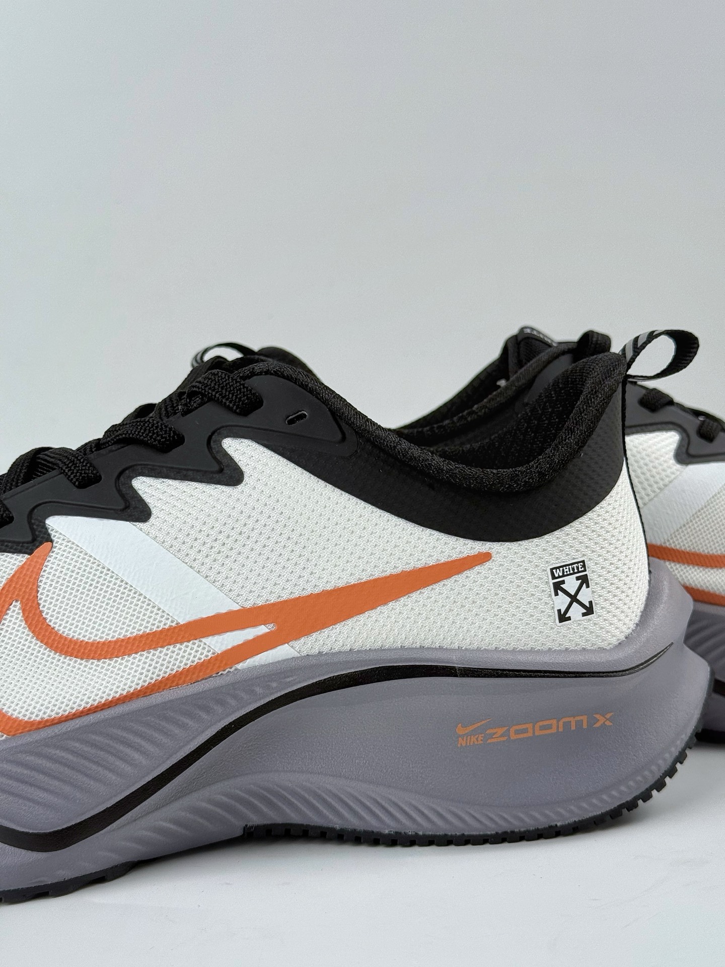 200 NIKE ZOOM PLUS x OFF-WHITE 全新跑鞋  CK4318-154
