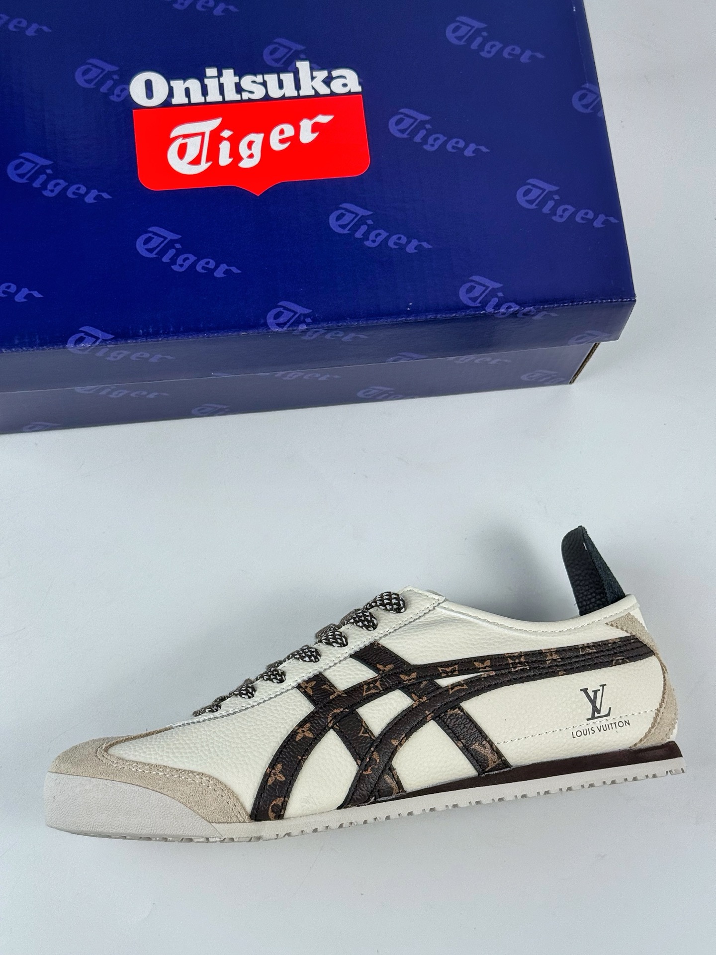 220 Onitsuka Tiger Mexico 66 Paraty x Louis Vuitton 百搭单品 板鞋  DL408-139
