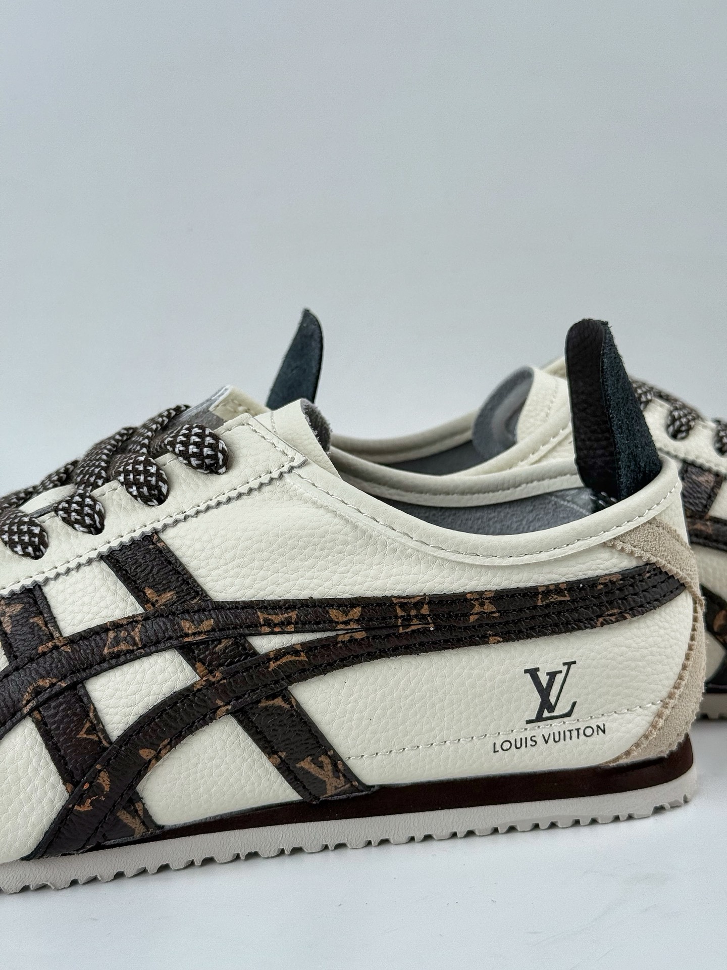 220 Onitsuka Tiger Mexico 66 Paraty x Louis Vuitton 百搭单品 板鞋  DL408-139