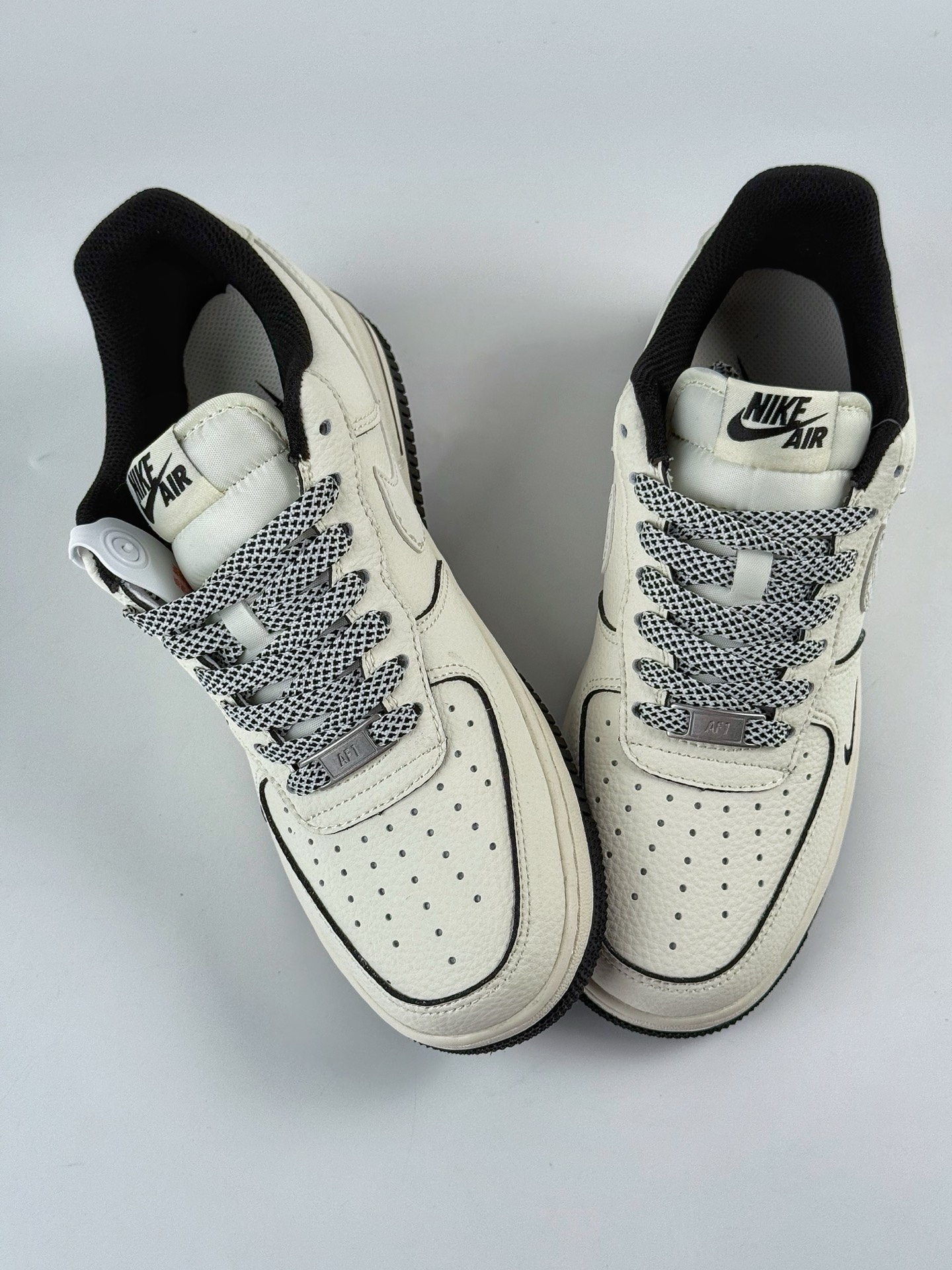 260 Nike Air Force 1 Low 07 x The North Face 白黑小勾满天星  JP8028-007