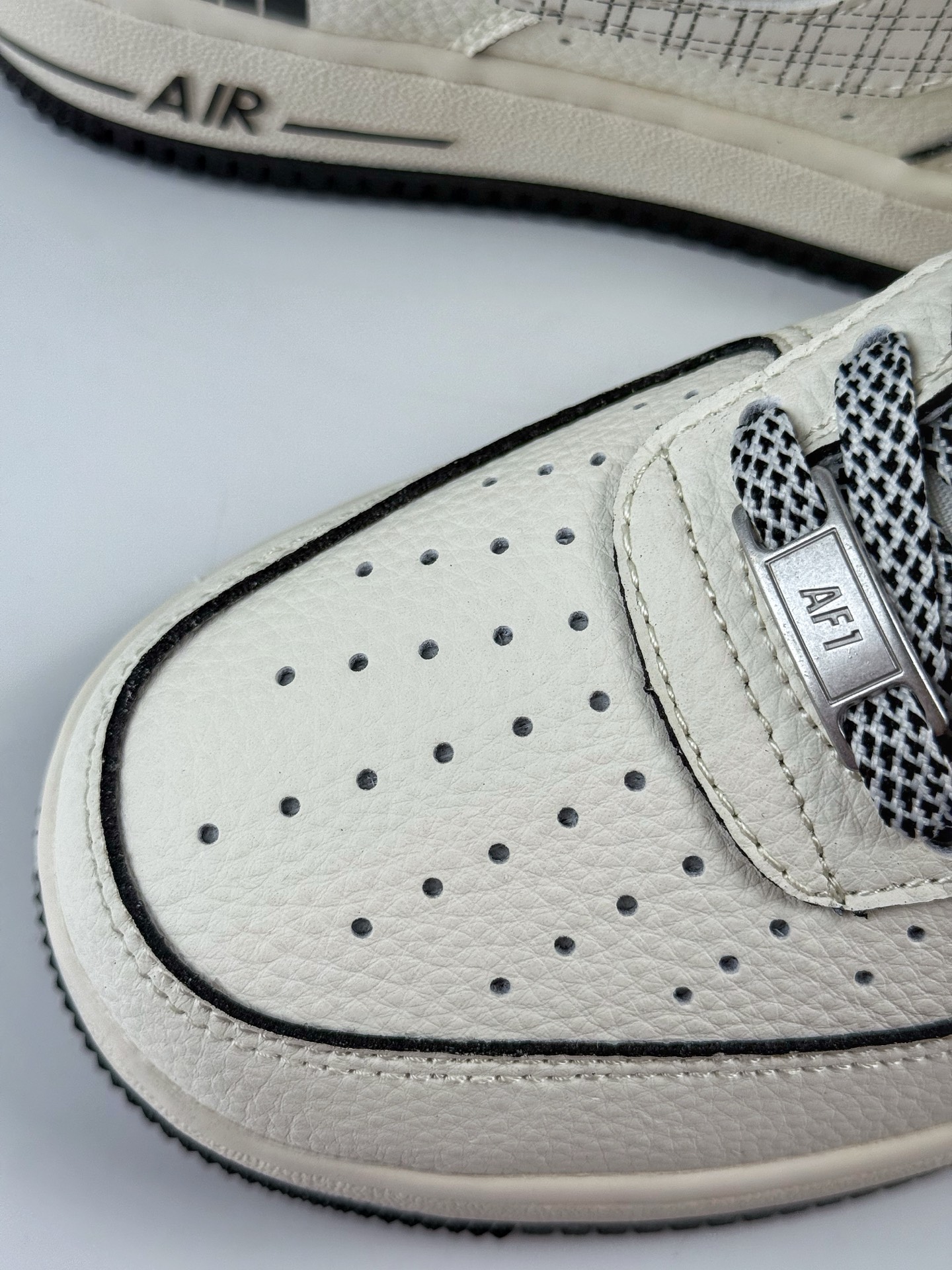 260 Nike Air Force 1 Low 07 x The North Face 白黑小勾满天星  JP8028-007