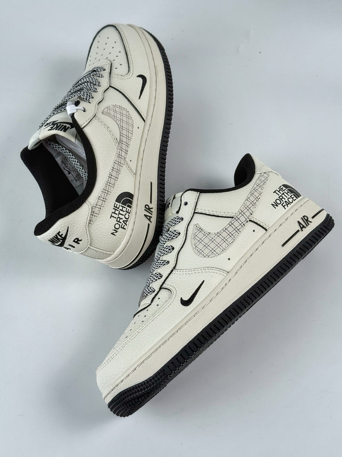 260 Nike Air Force 1 Low 07 x The North Face 白黑小勾满天星  JP8028-007