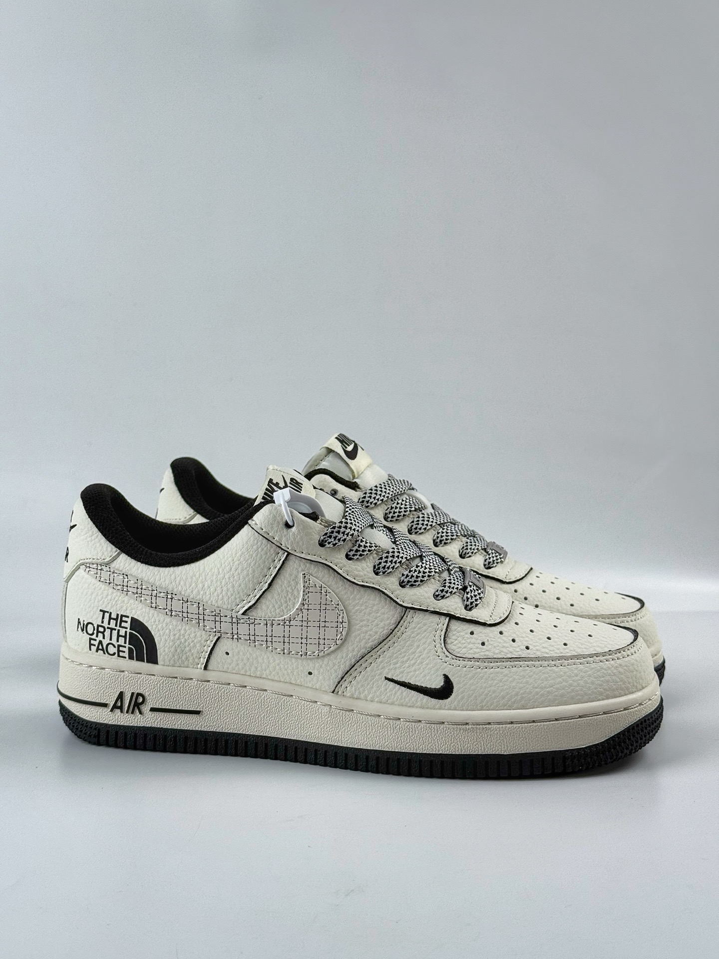 260 Nike Air Force 1 Low 07 x The North Face 白黑小勾满天星  JP8028-007