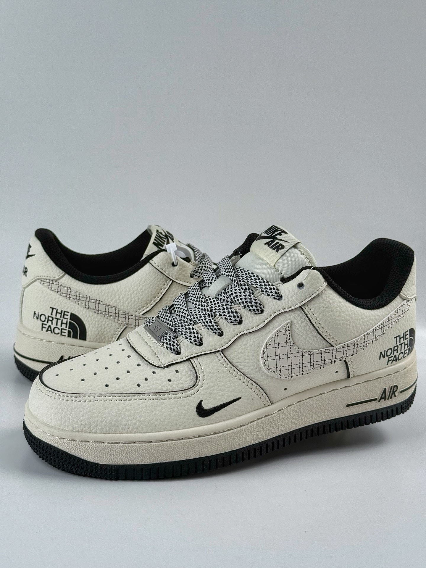 260 Nike Air Force 1 Low 07 x The North Face 白黑小勾满天星  JP8028-007
