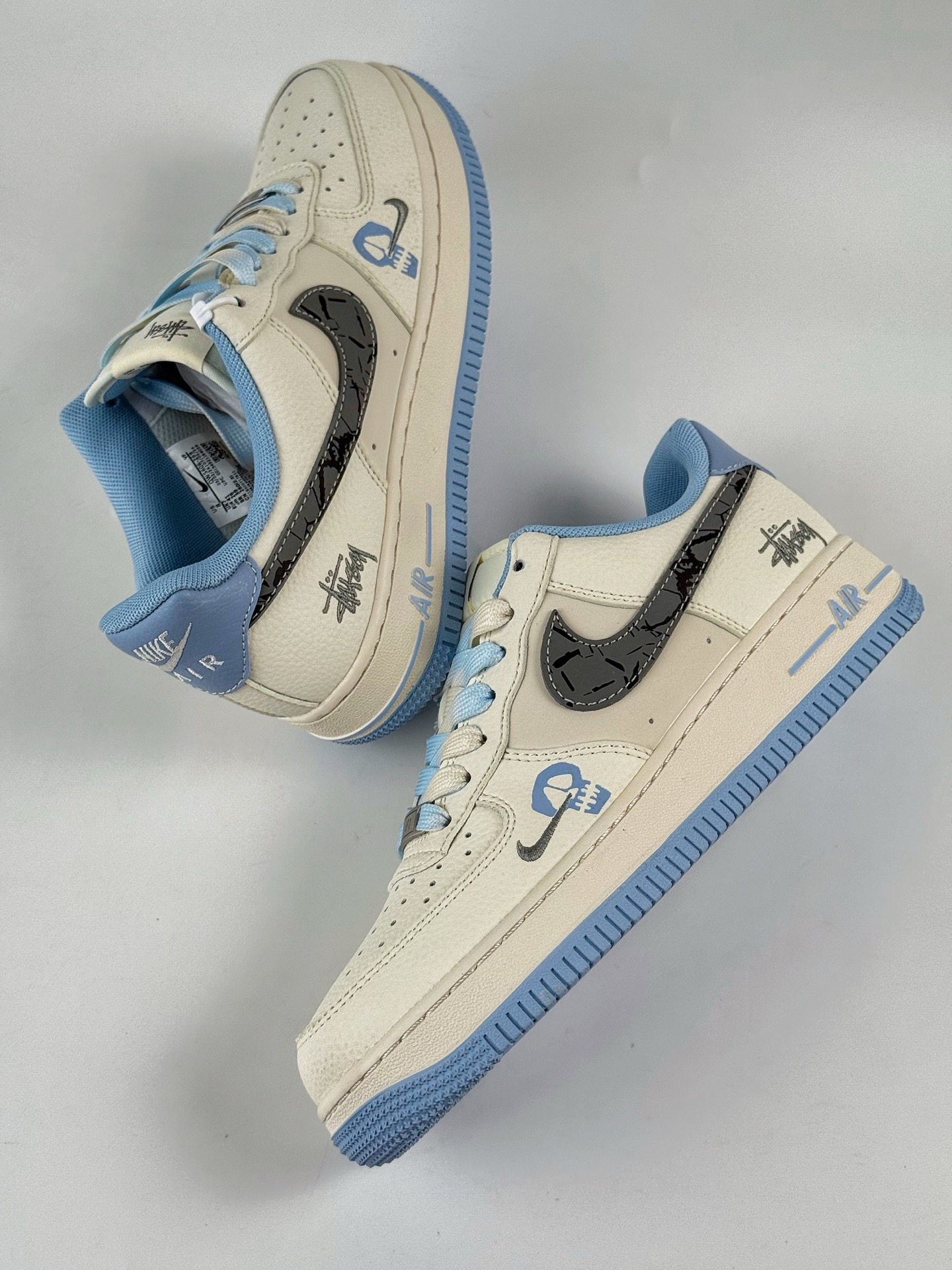 260 Nike Air Force 1 Low 07 x Stussy 白蓝小勾  QW5606-269